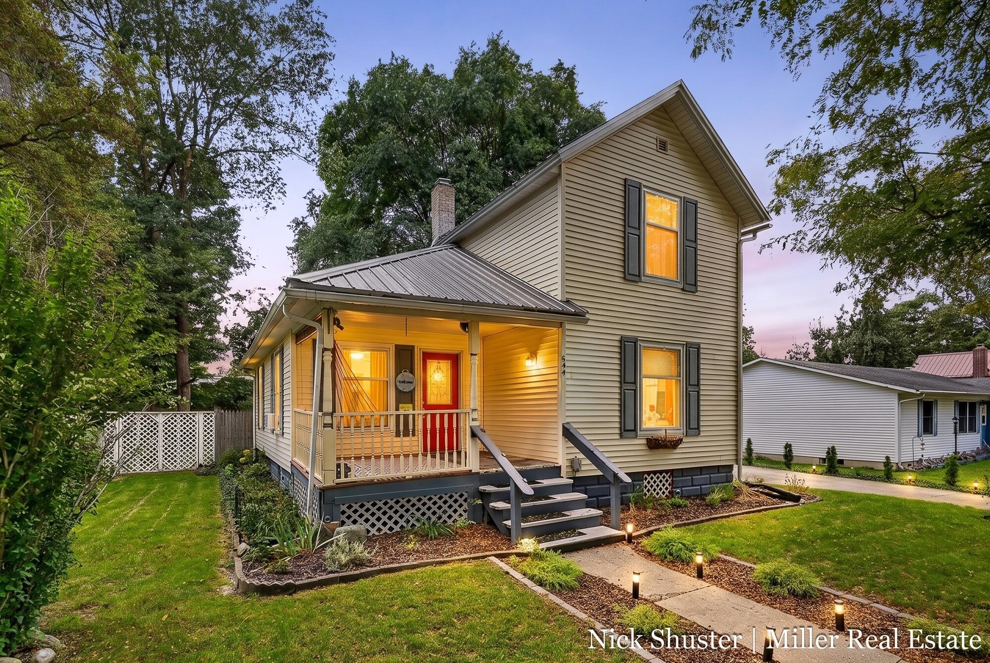 544 E Thorn Street — photo