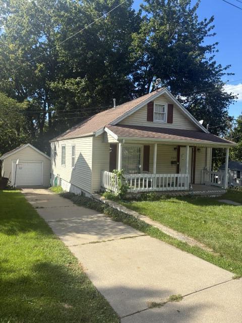 3325 Paris Avenue NE — photo