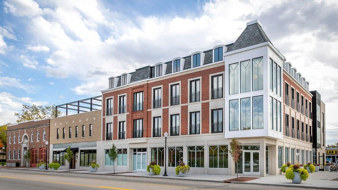 110 W Savidge Street 305 — photo
