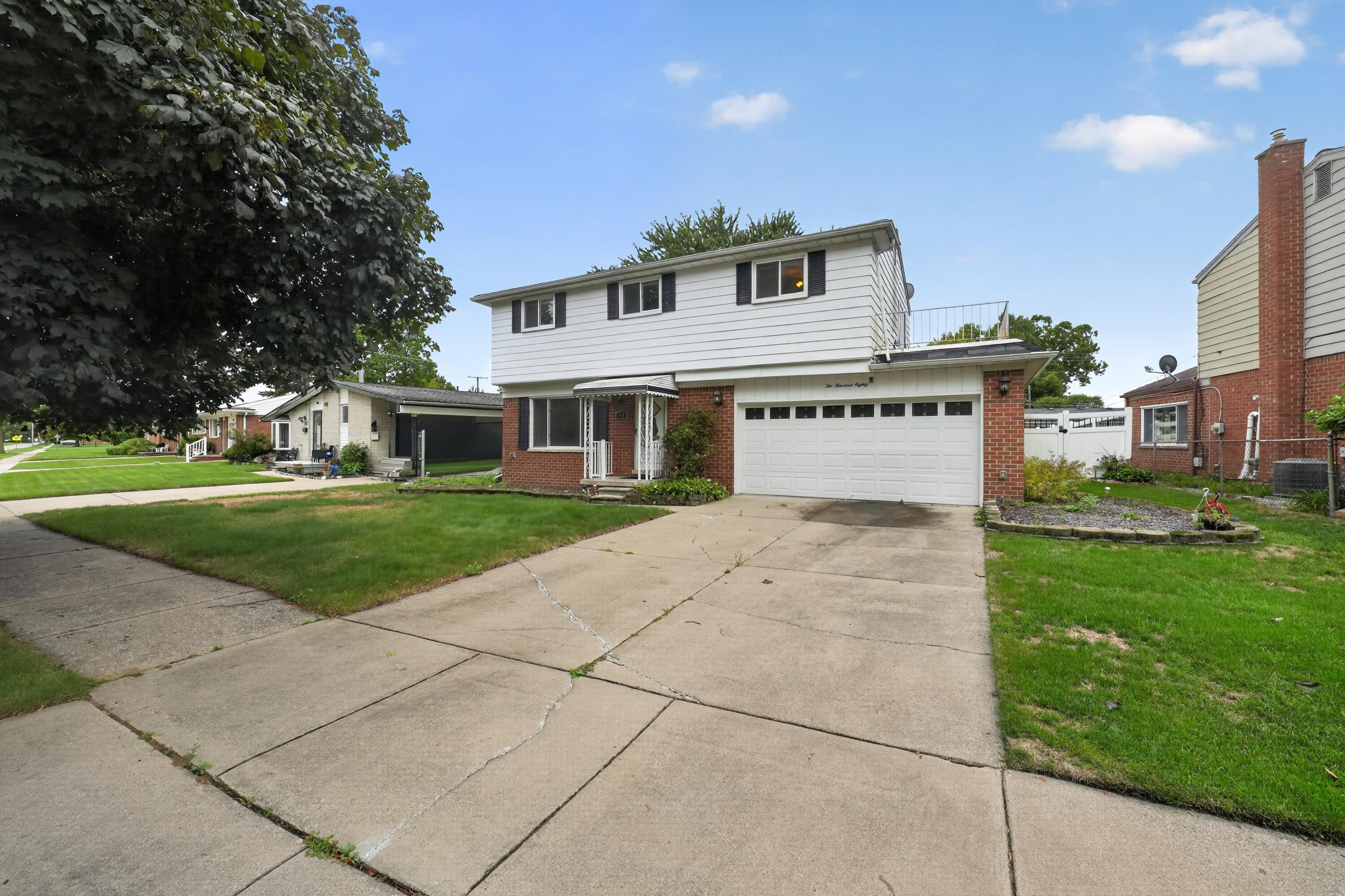 280 Clinton River Drive — photo