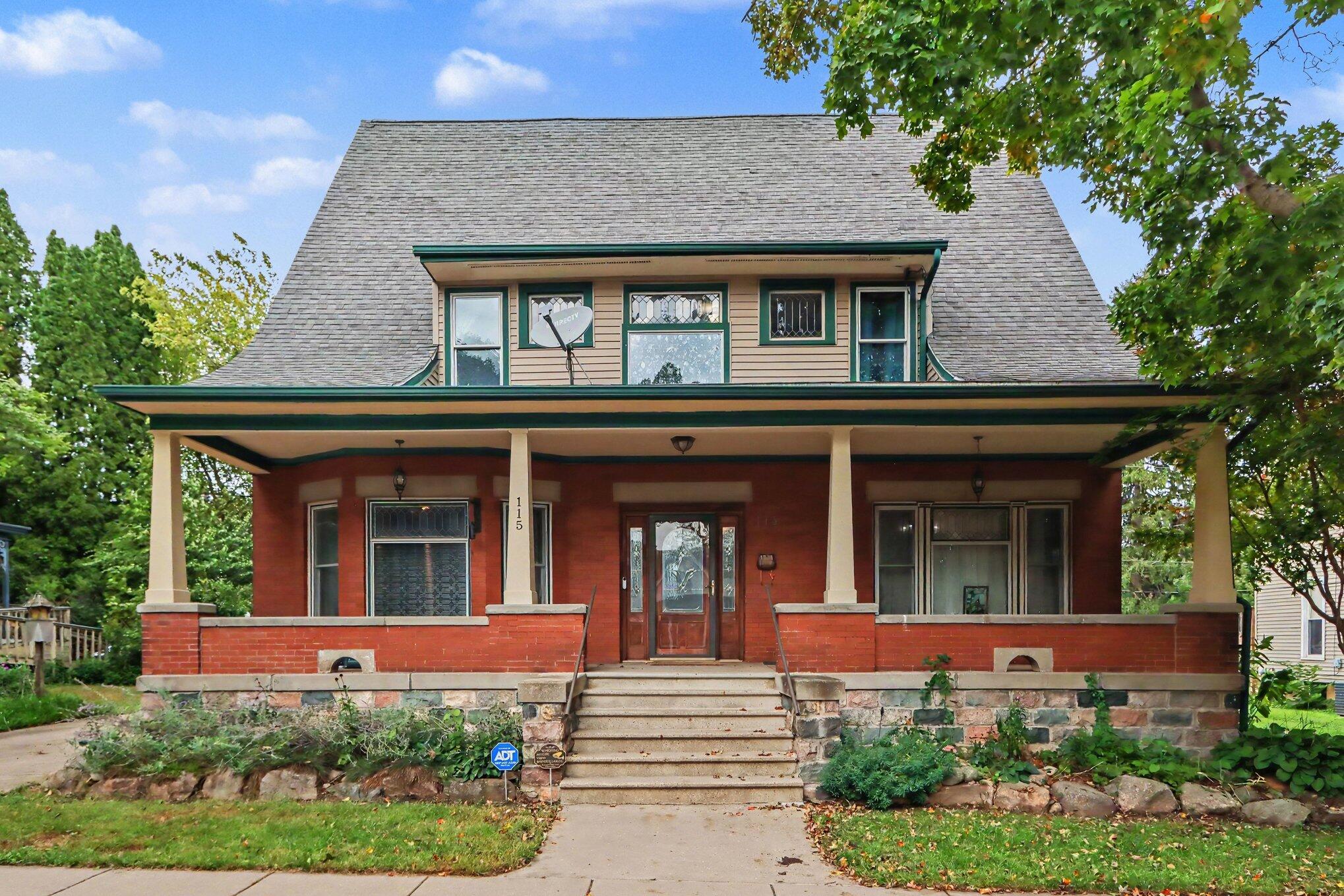 115 E Elm Street — photo