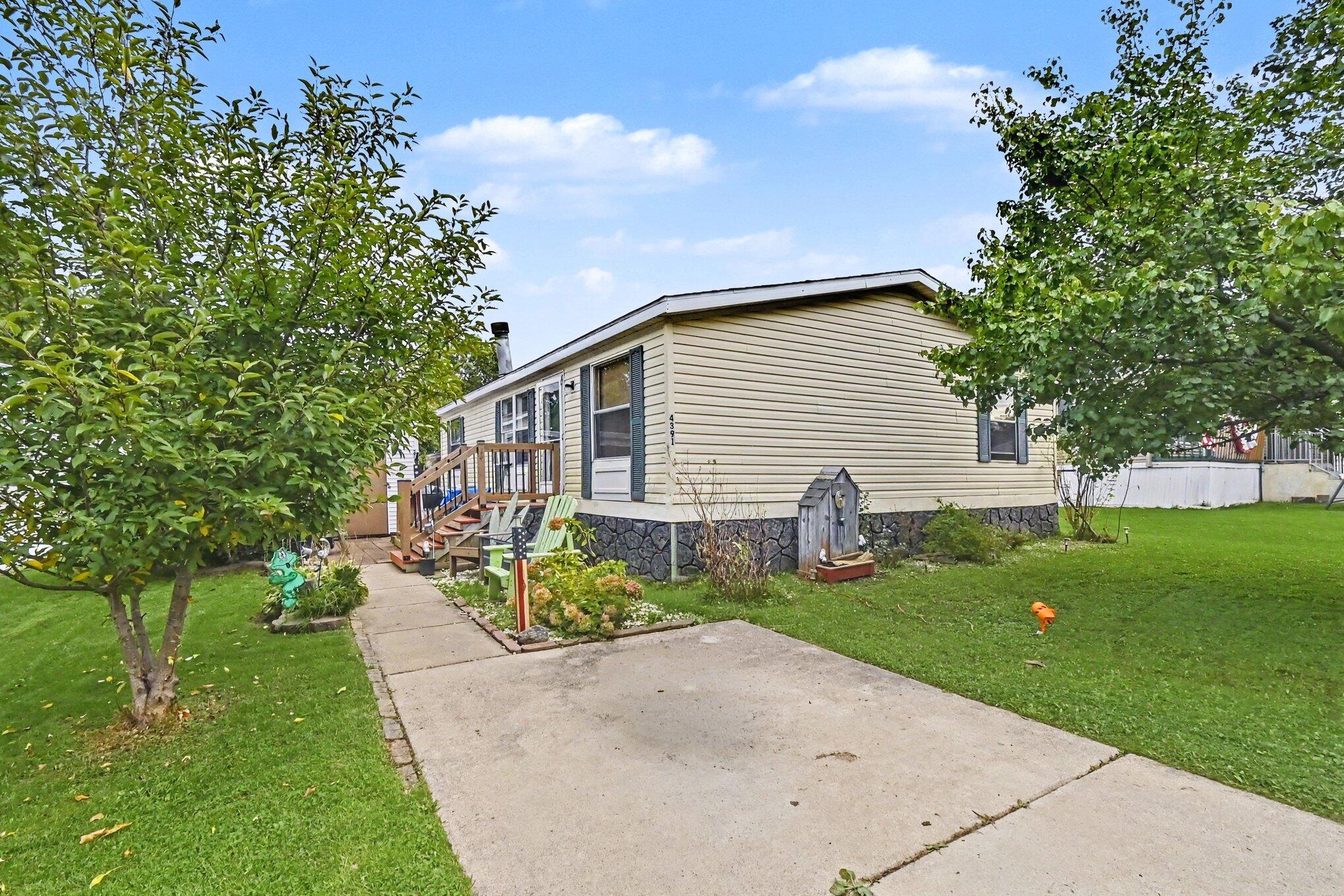 4391 Devonshire Court, Jackson, MI 49201 — photo 2