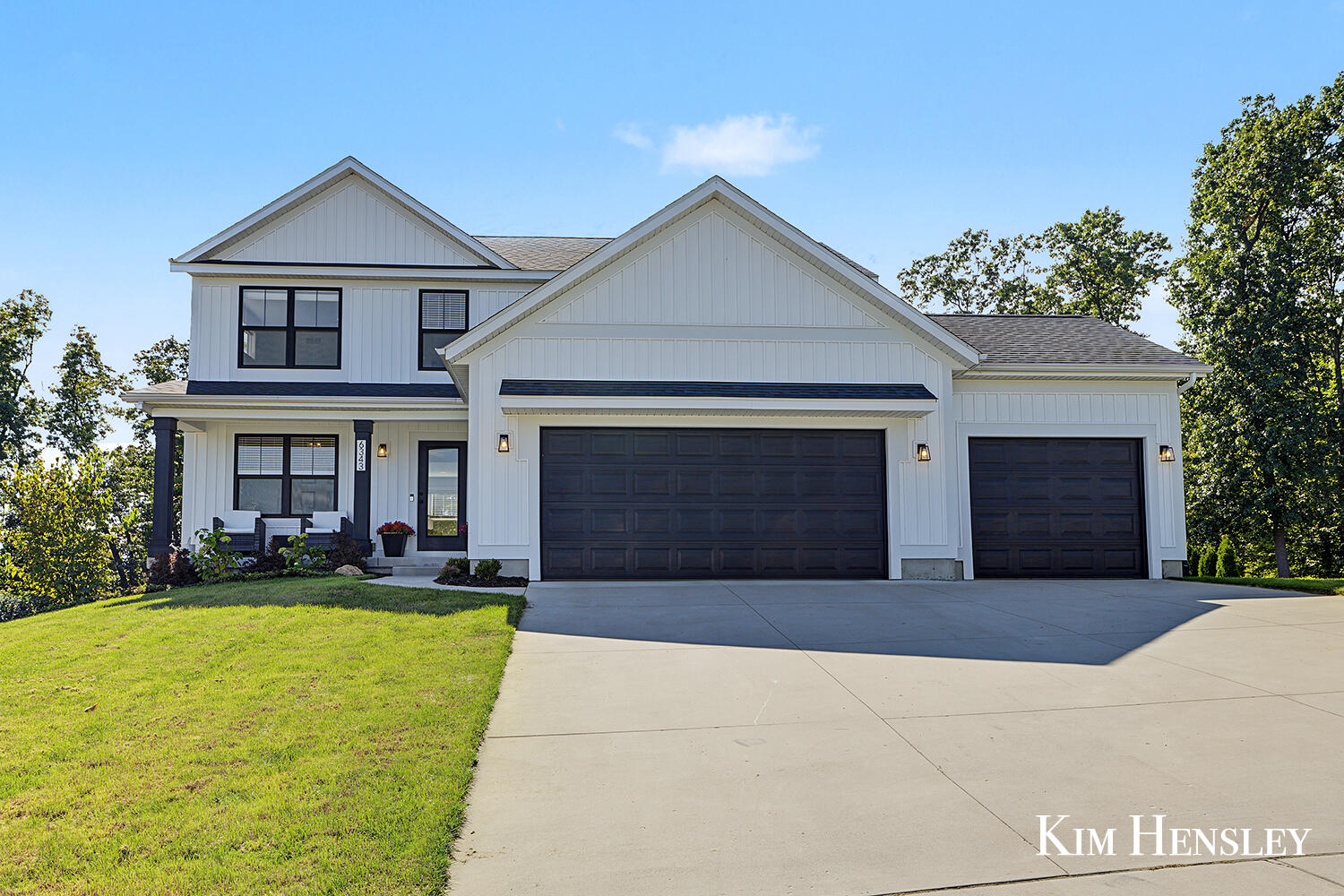 6343 Bentley Drive NE — photo