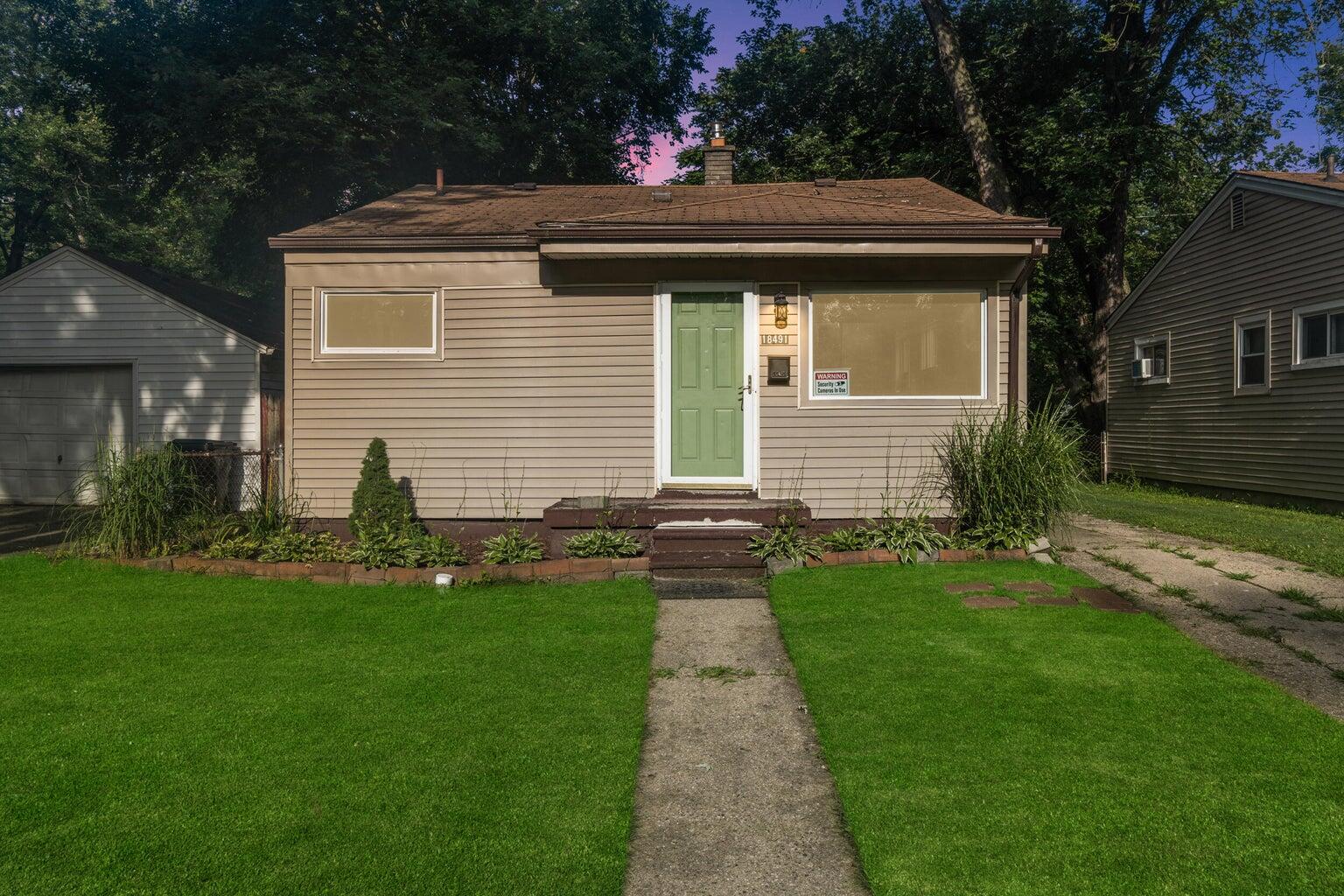 18491 Brady — photo