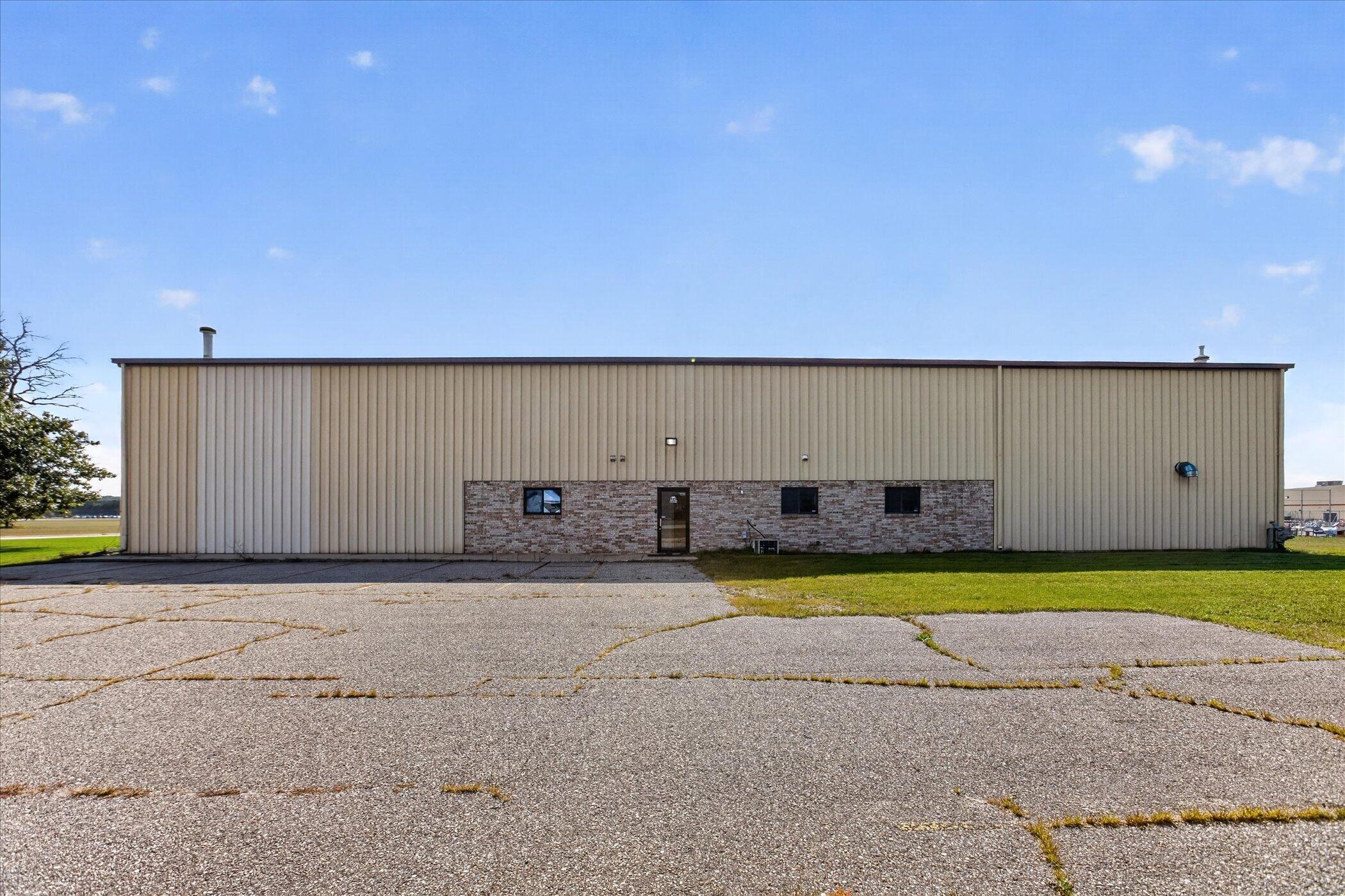 9811 US-10 — photo