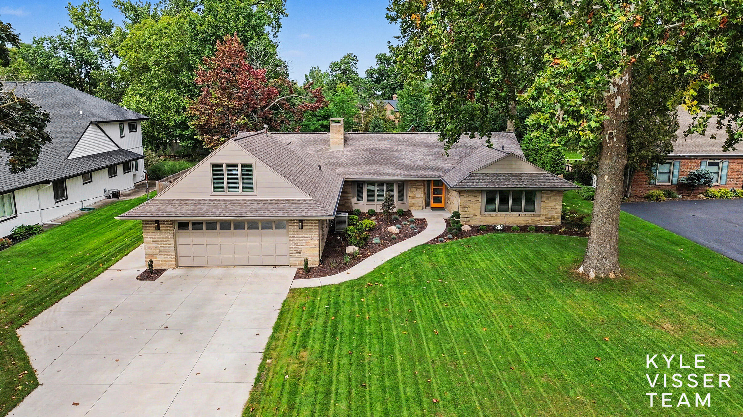 2861 Woodcliff Circle SE — photo