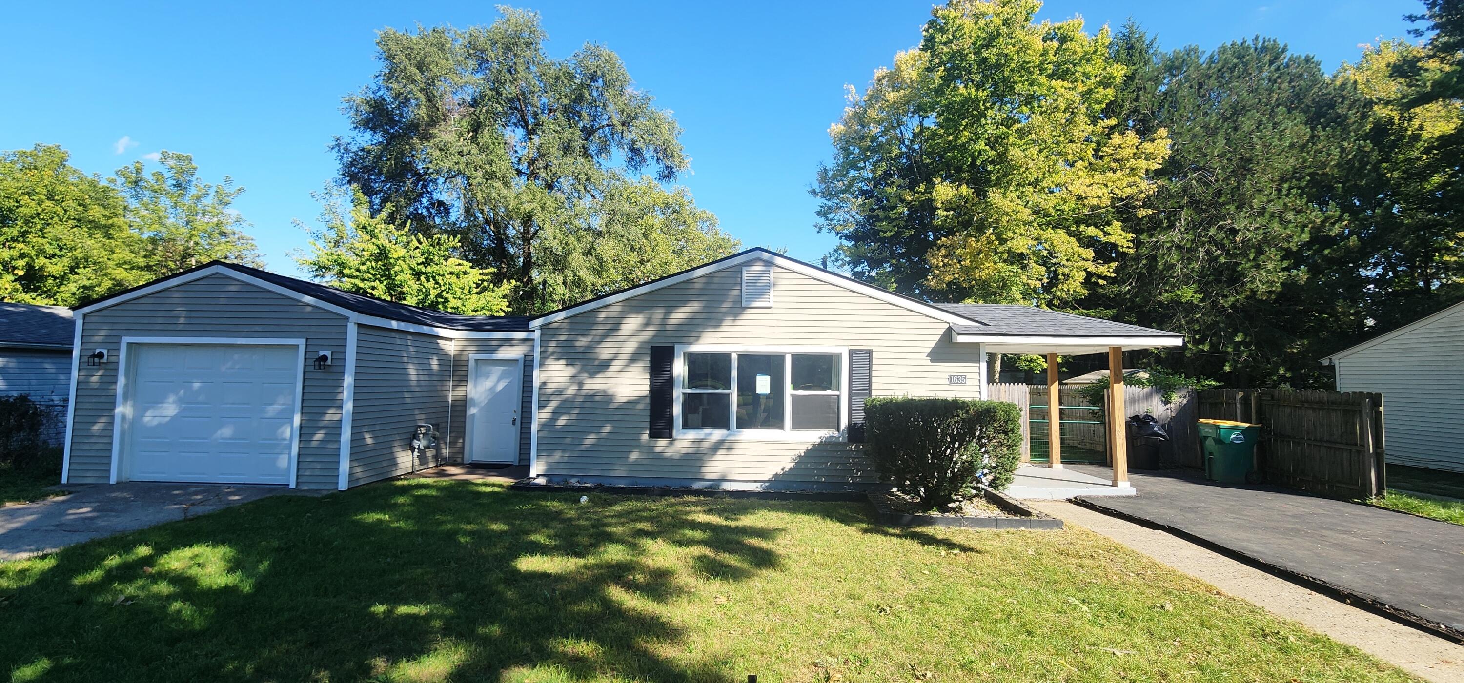 1635 S Harris Rd — photo