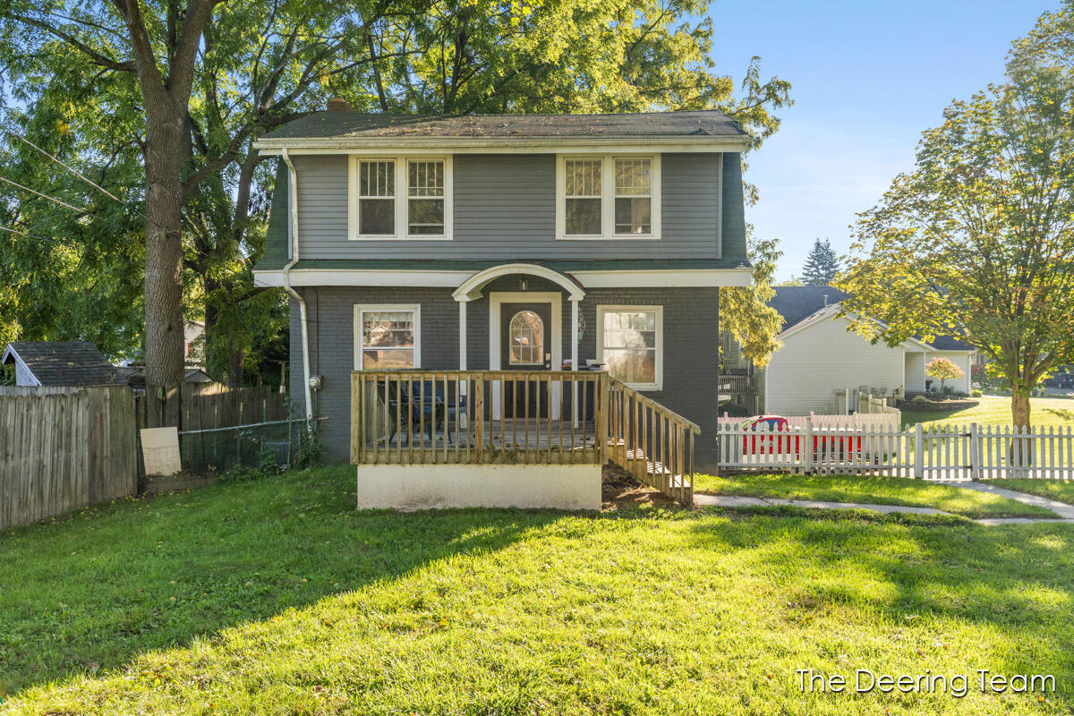 1621 Southampton Drive SE — photo