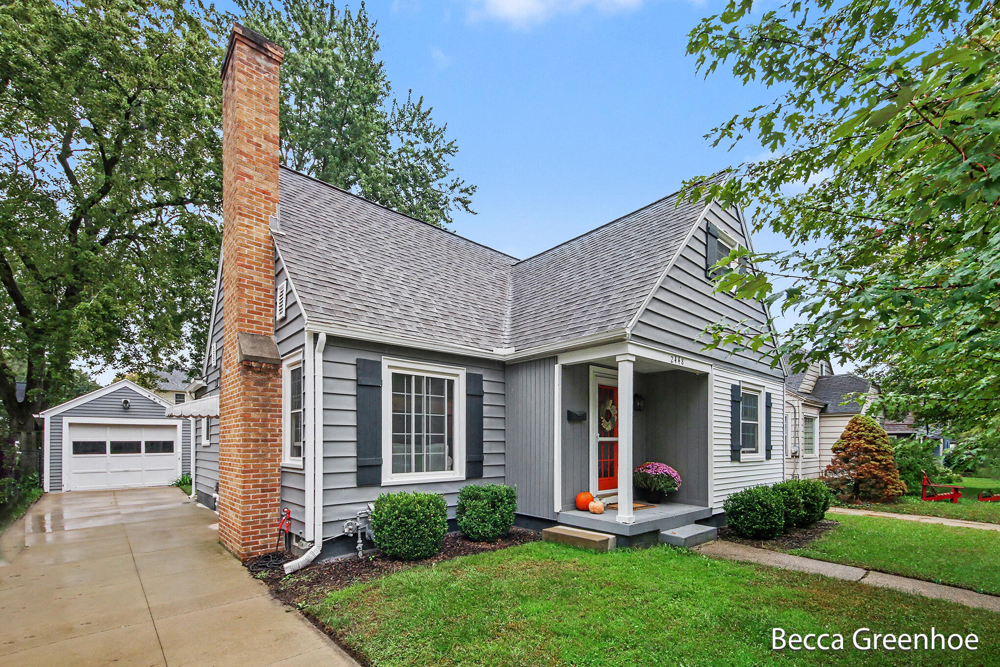 2448 Belfast Avenue SE — photo