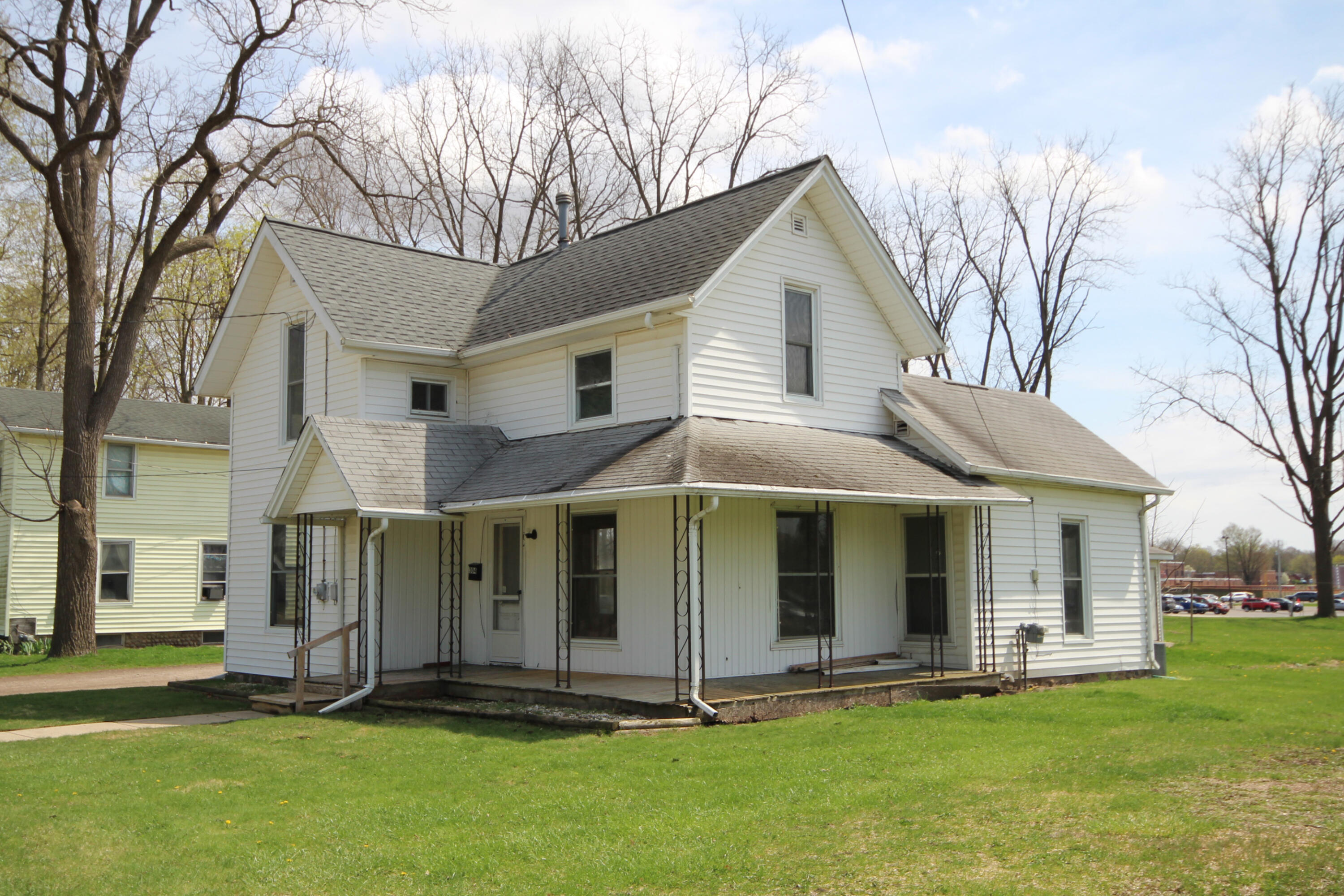 304 E Prairie Street — photo