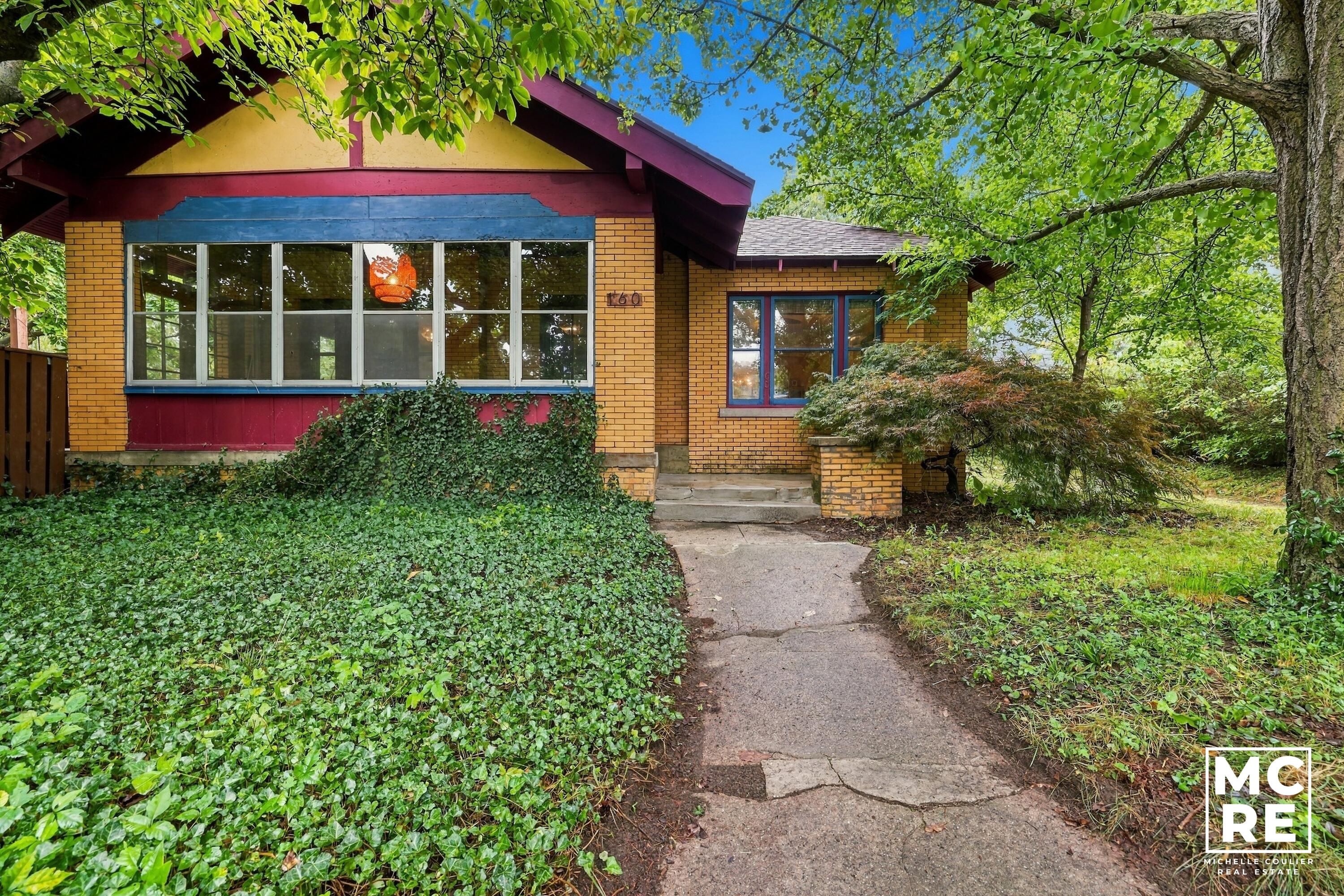 160 Burr Oak Street NE — photo