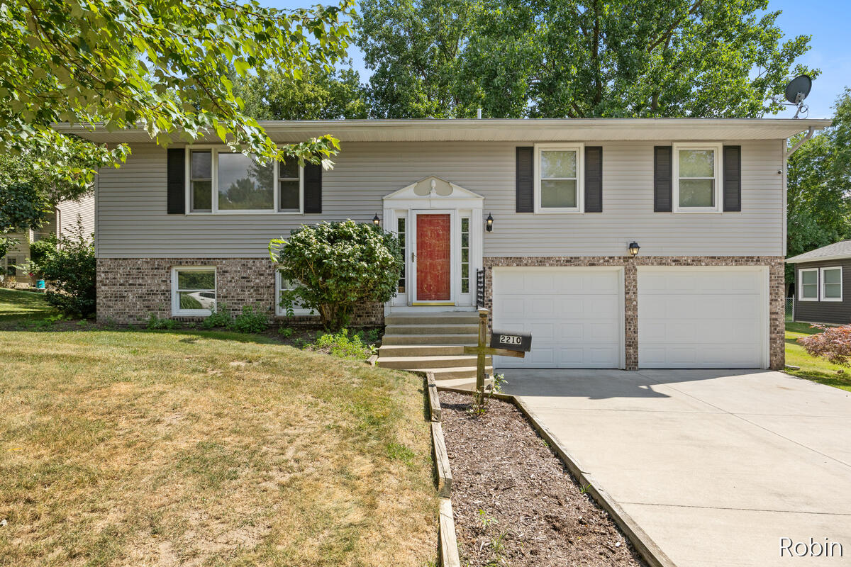2210 Skyline Drive NW — photo