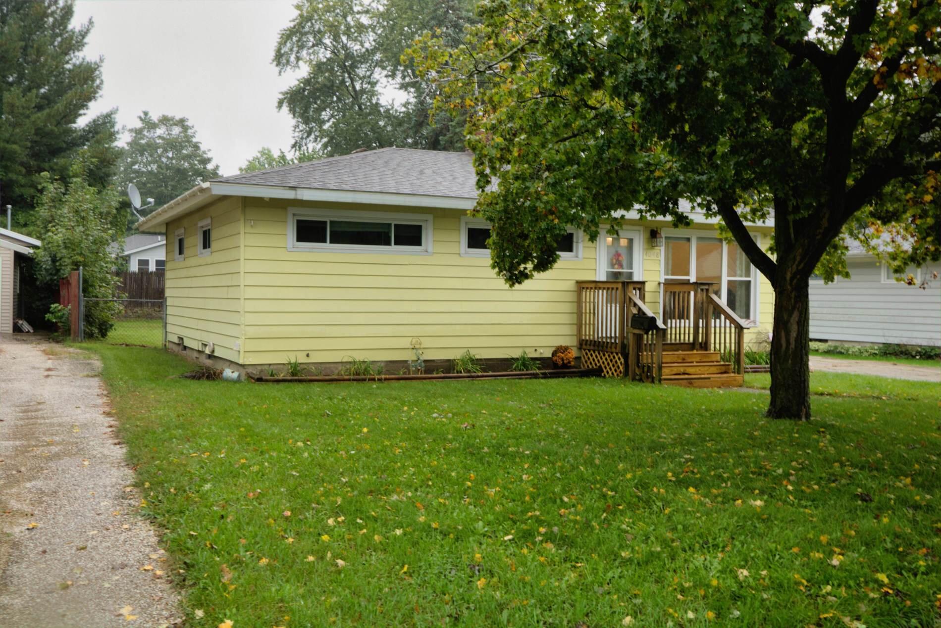 4048 Heron Avenue SW — photo
