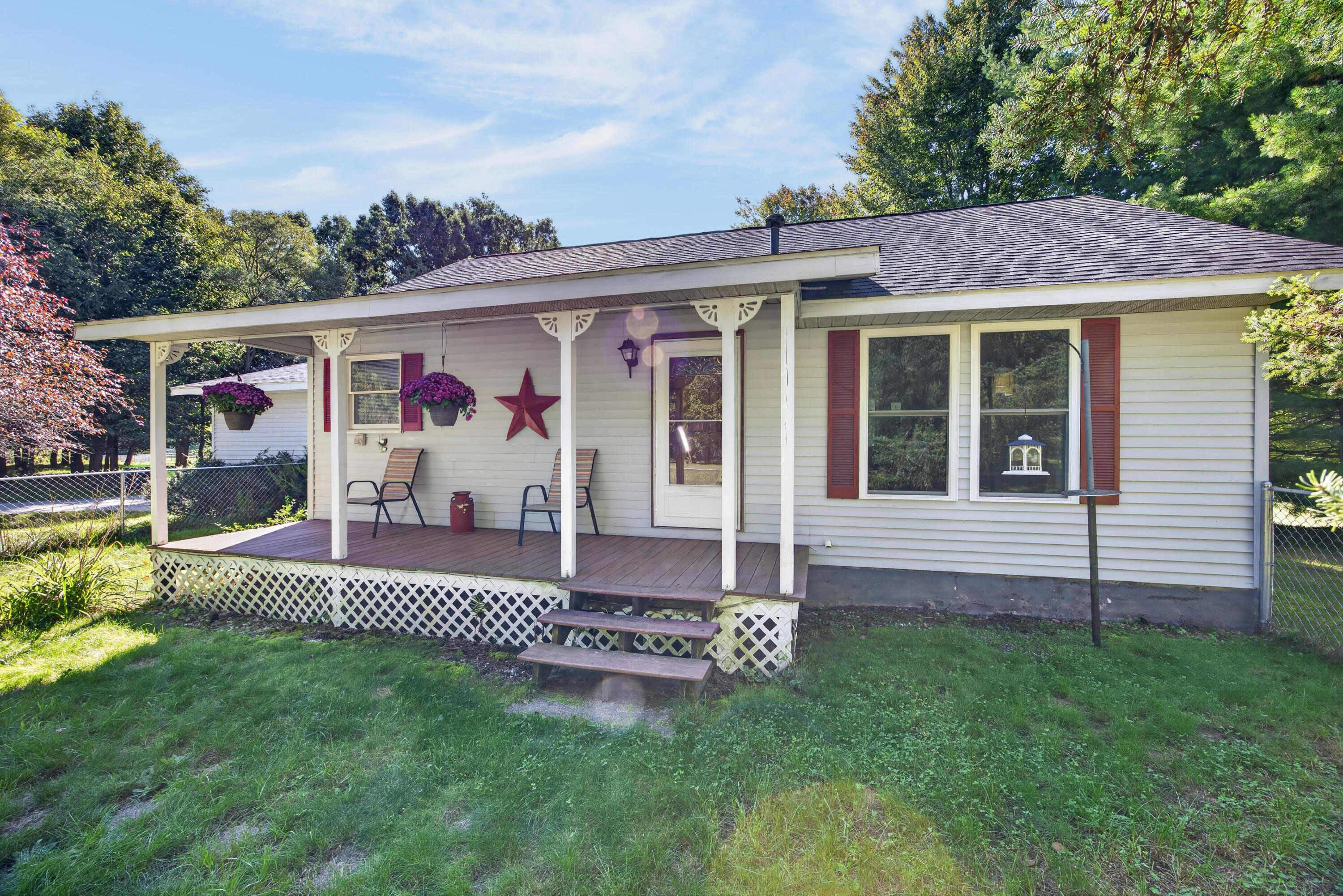 913 E High Street — photo