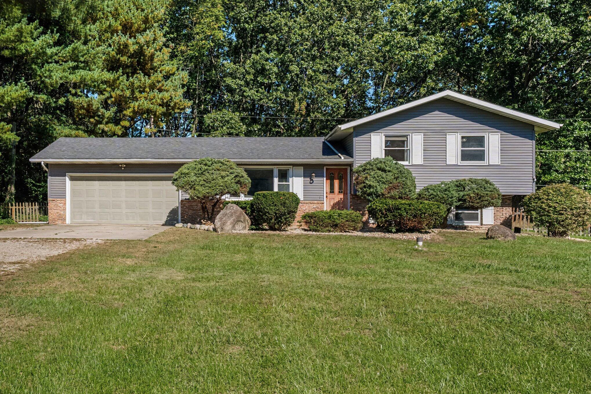 2645 N US Highway 31 — photo