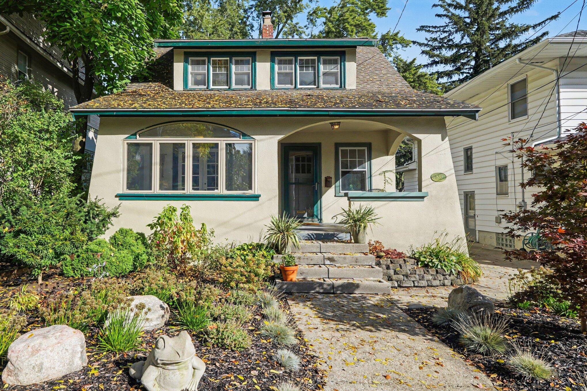 1653 Wealthy Street SE — photo