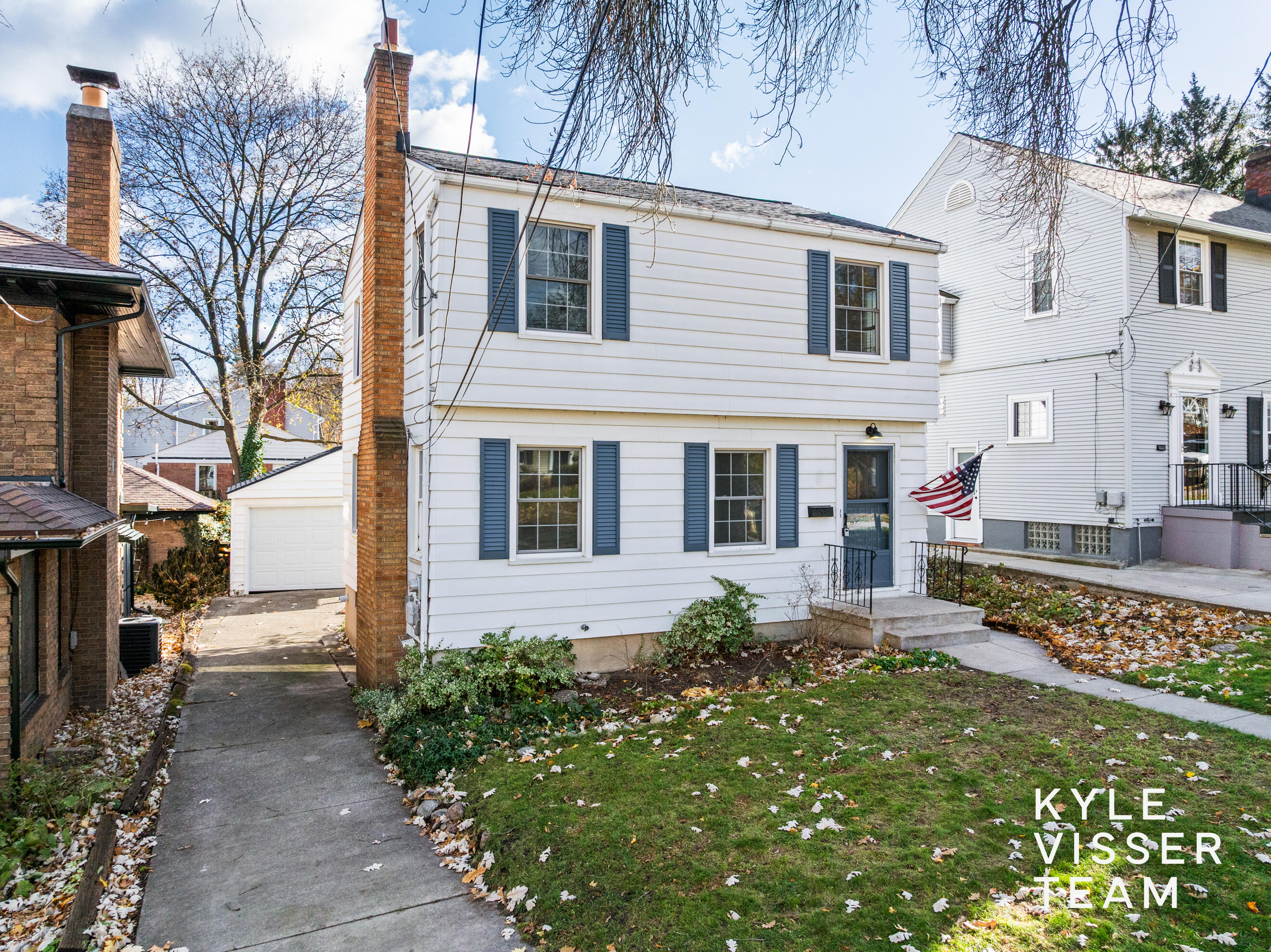 228 Baynton Avenue NE — photo