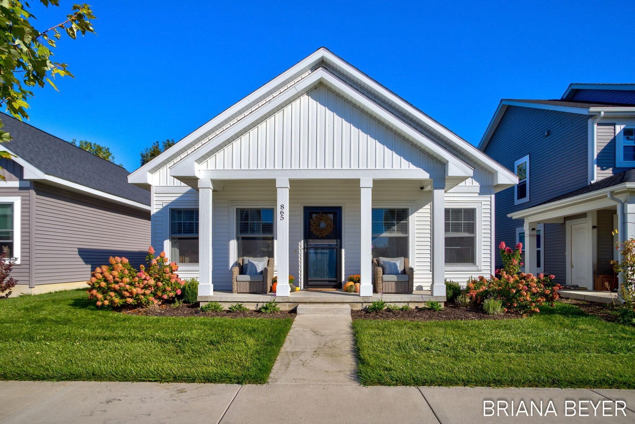 865 Winchester Street — photo