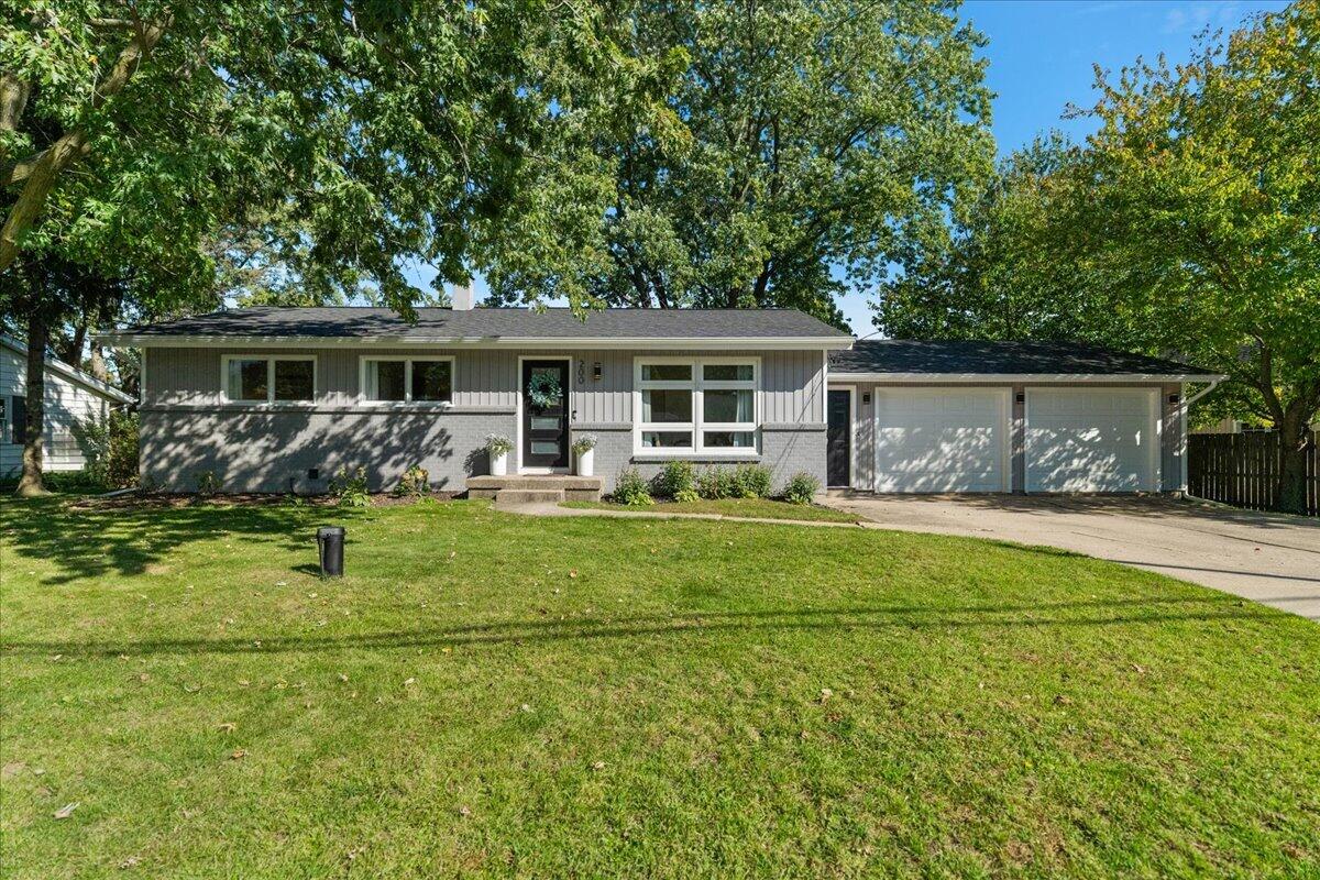 200 Vine Street SE — photo