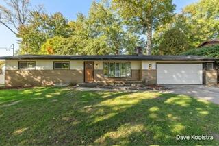 1575 Mullins Avenue NW — photo