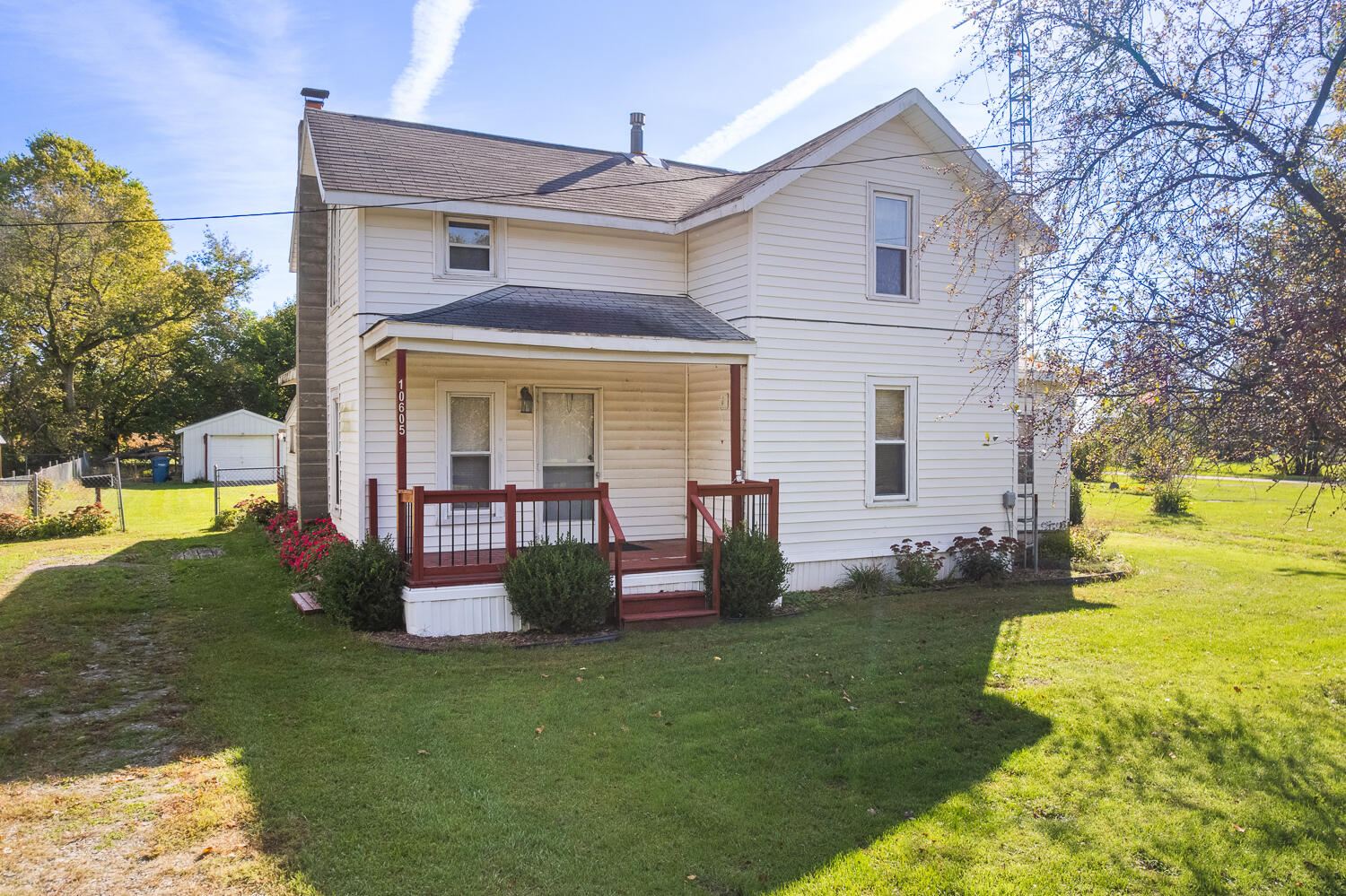 10605 Hickory Street — photo