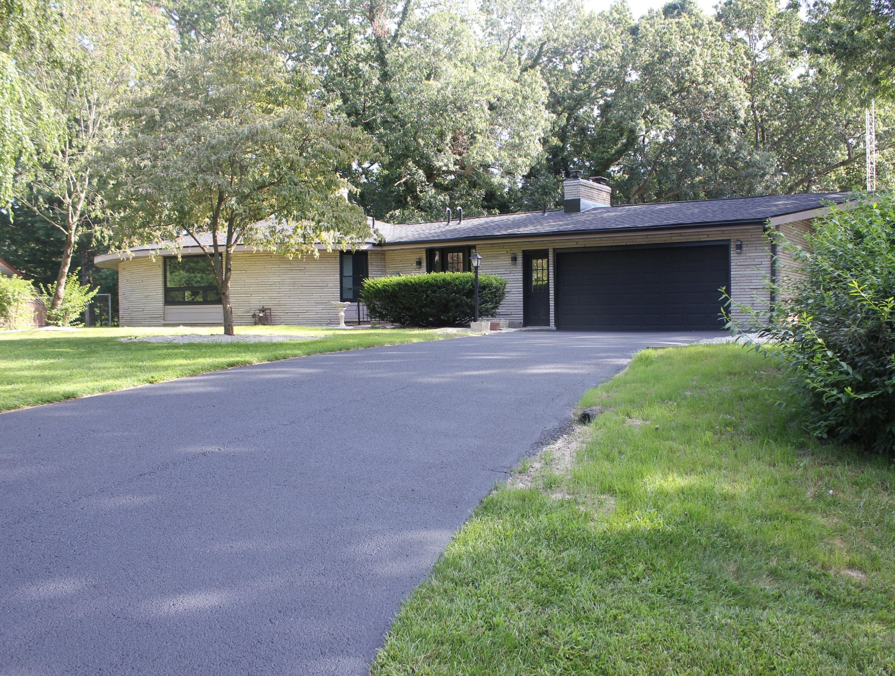 2631 Hillview Lane — photo
