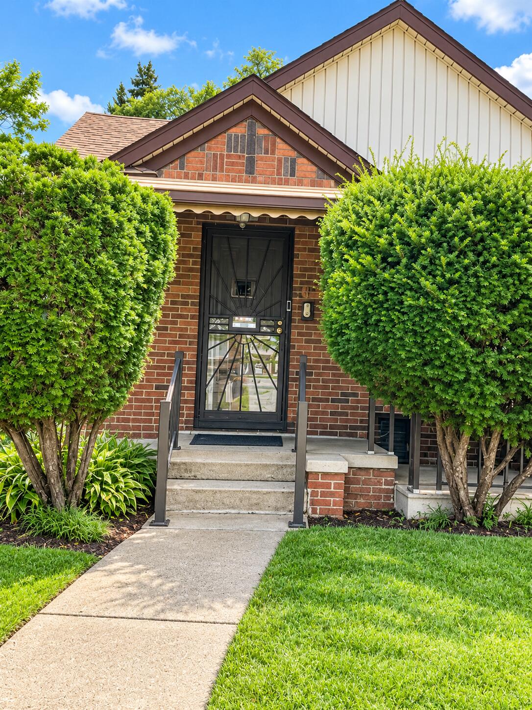16735 Saint Marys Street — photo