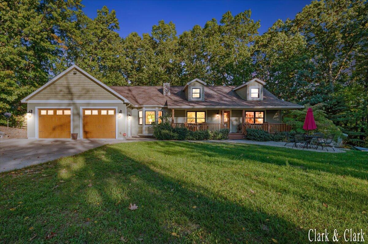 8319 Pine Island Drive NE — photo