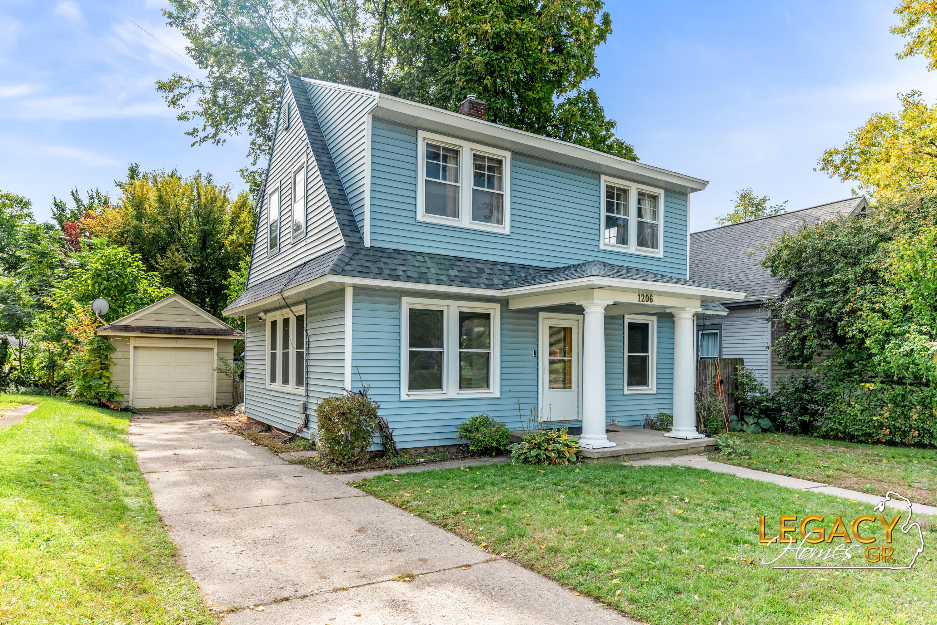 1206 Fisk Road SE — photo
