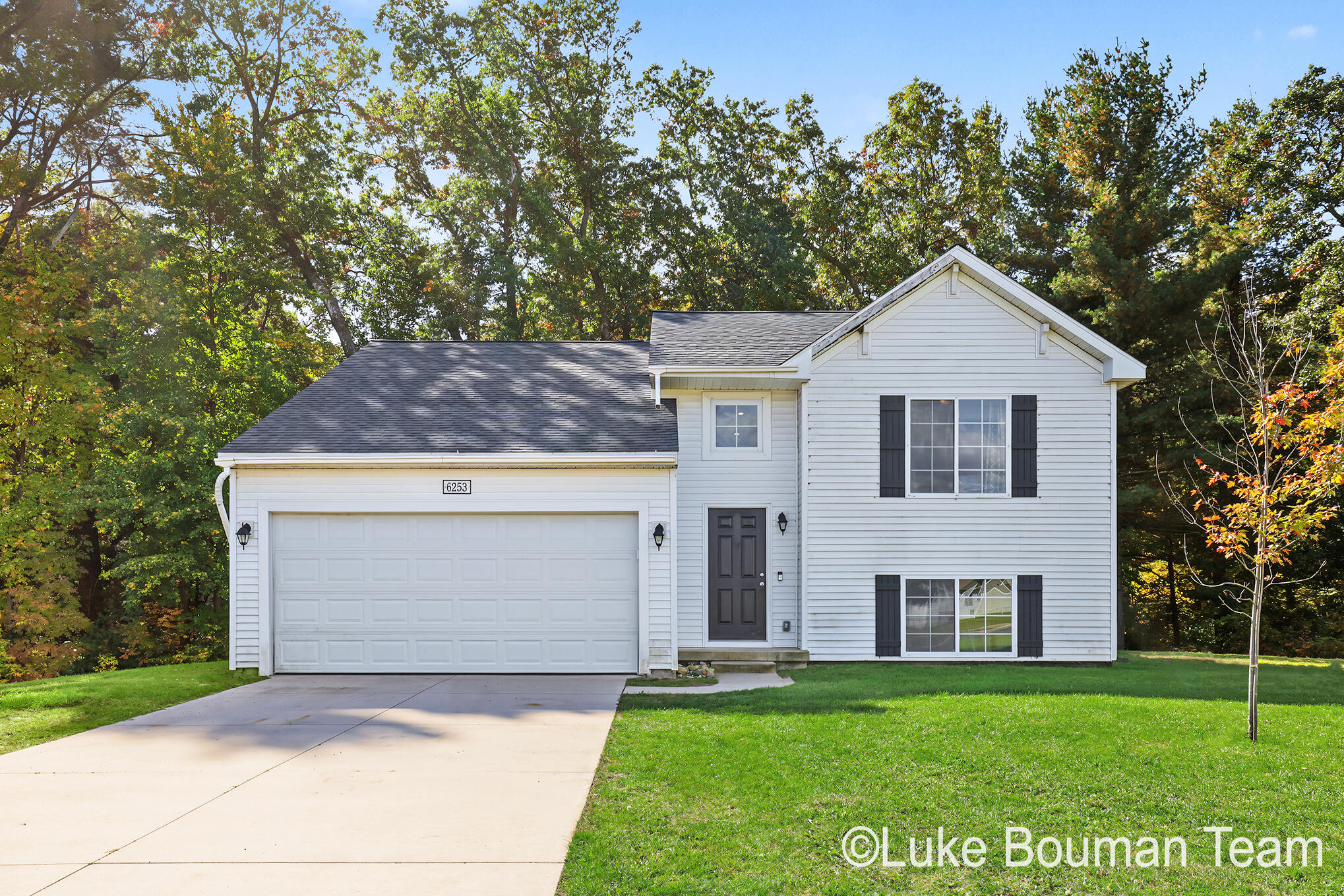 6253 Summer Ridge Court — photo