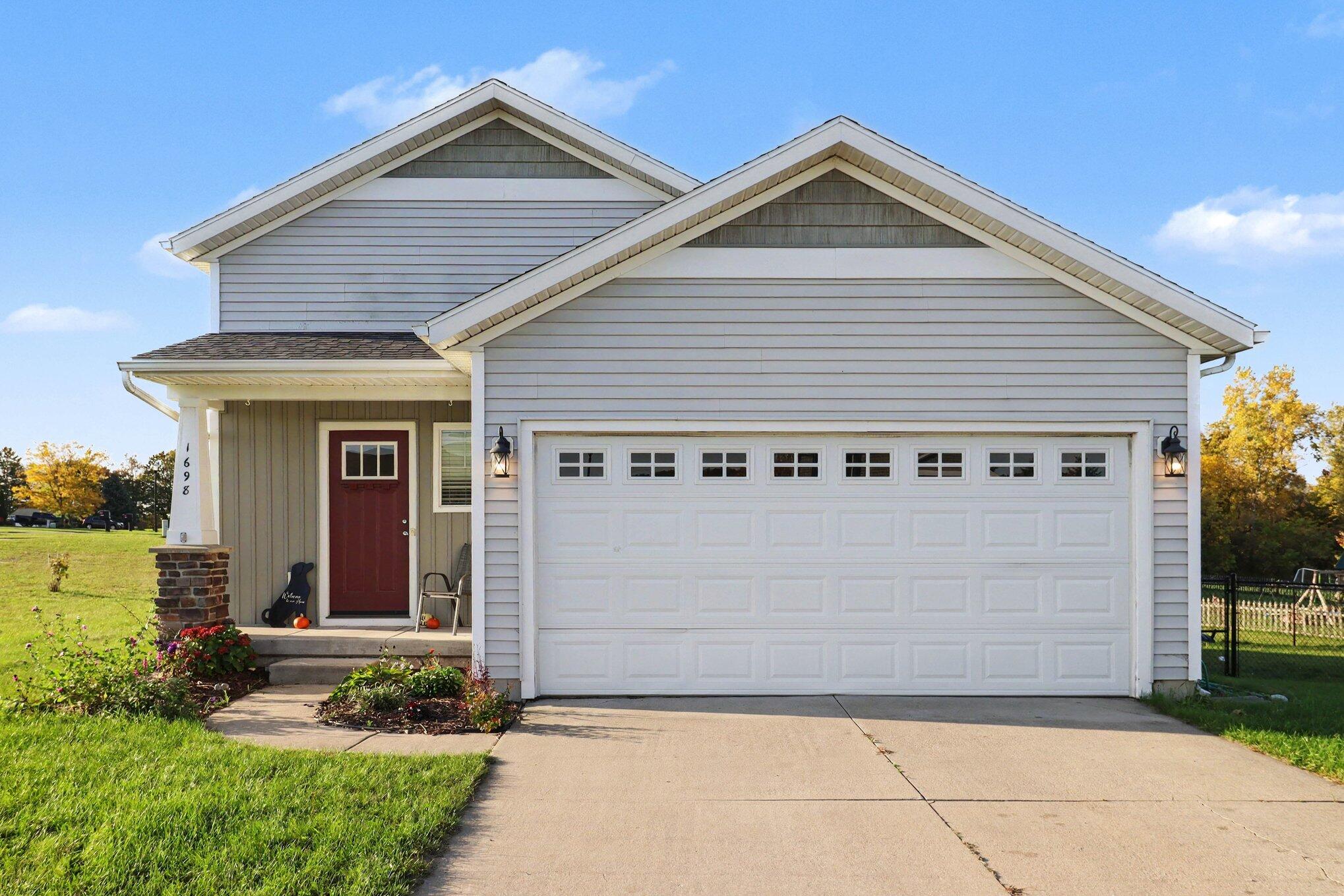 1698 Trent Ridge Court NE — photo