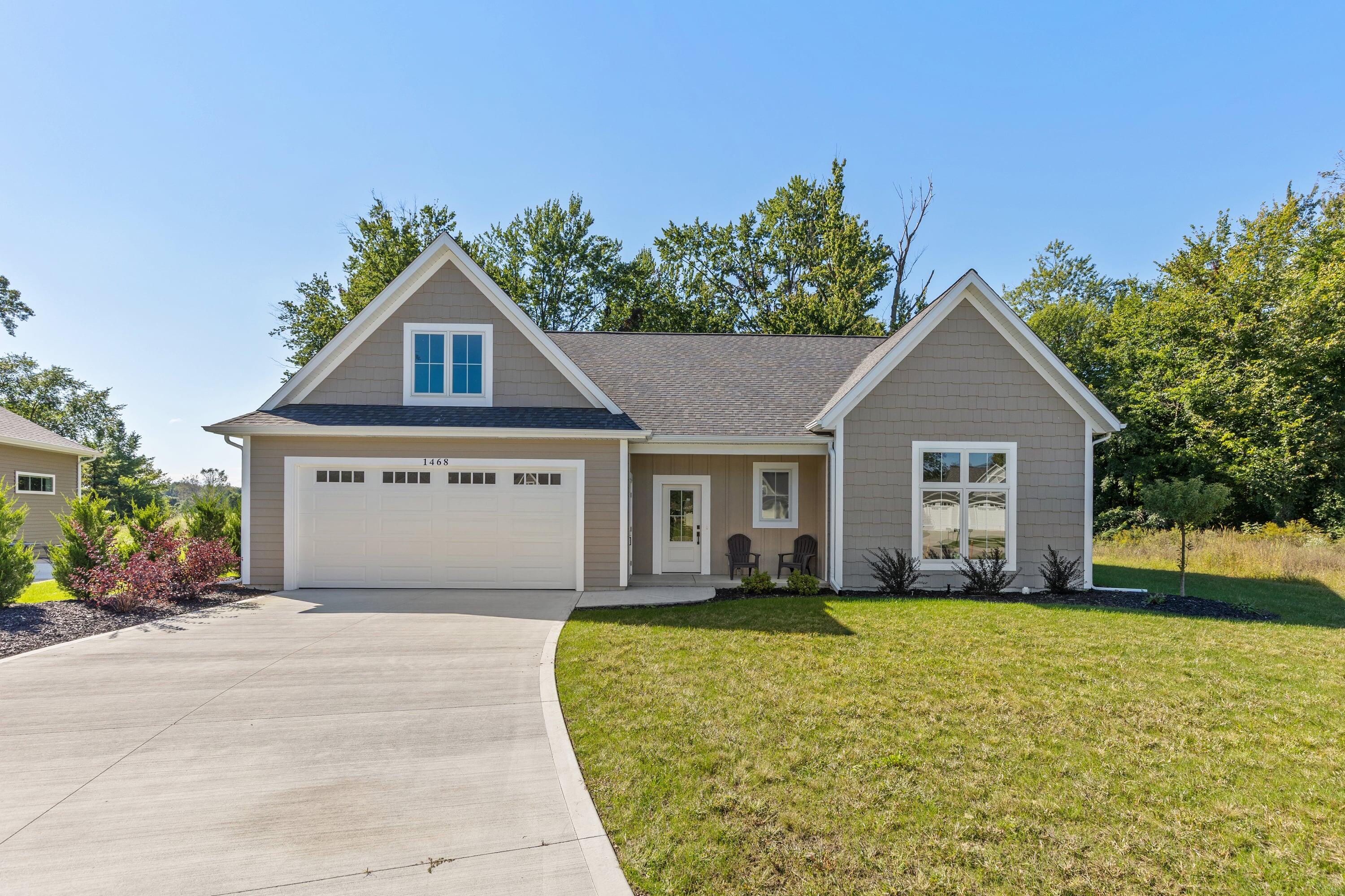1468 Maplewood Drive Unit 9 — photo