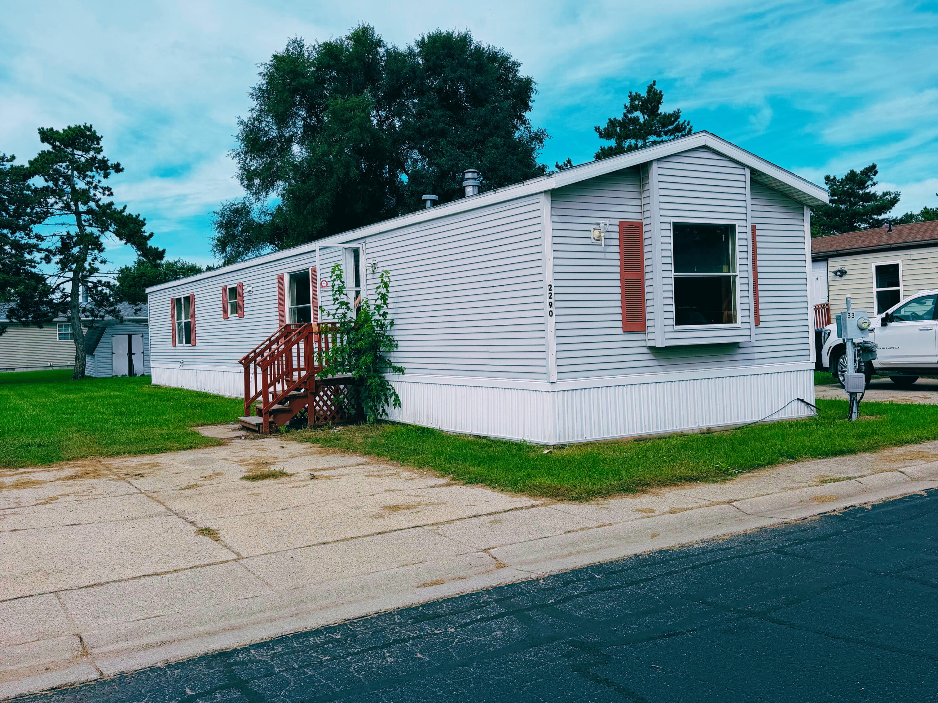 2290 Drive In Lane — photo