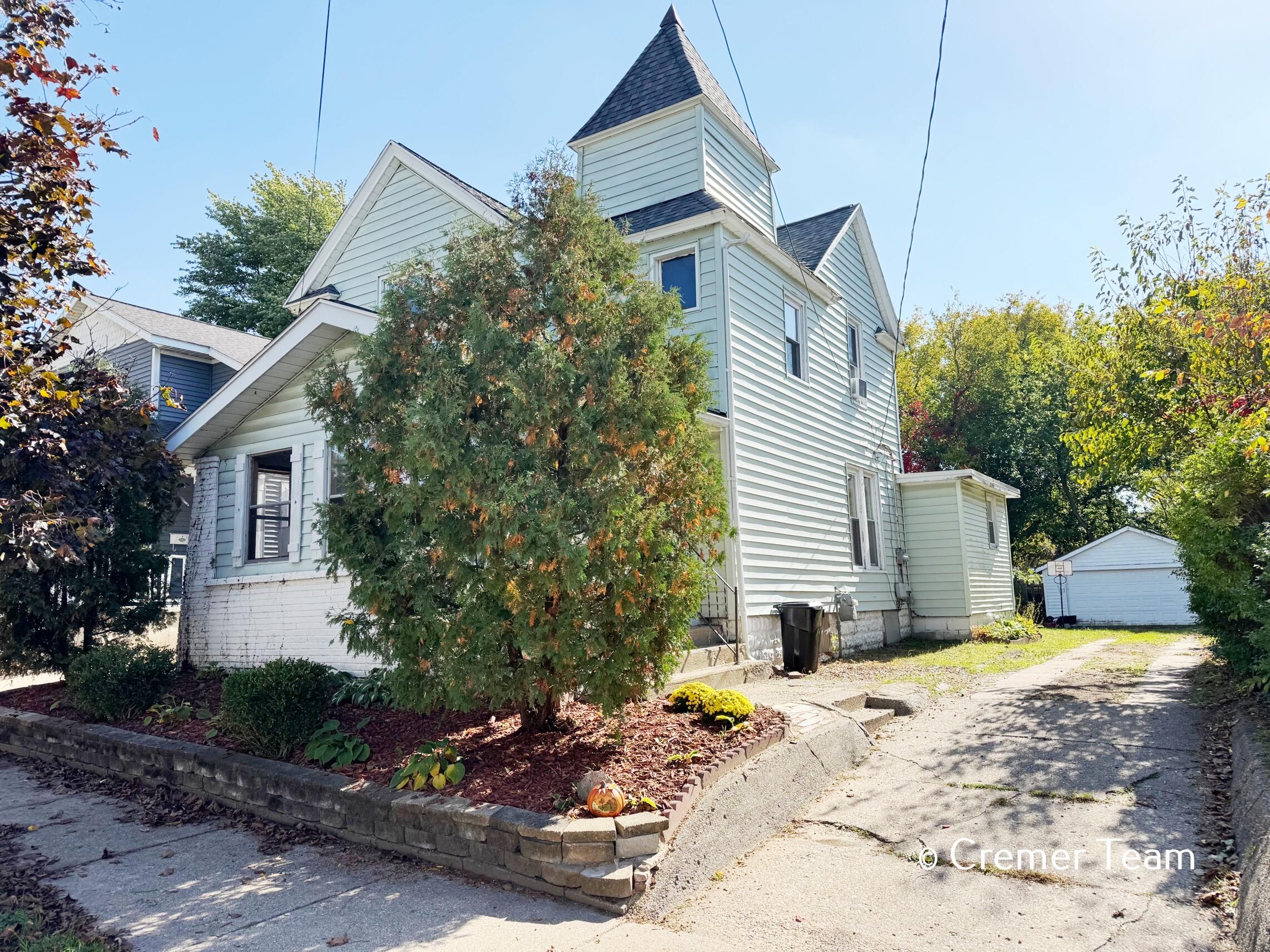 928 Worden Street SE — photo