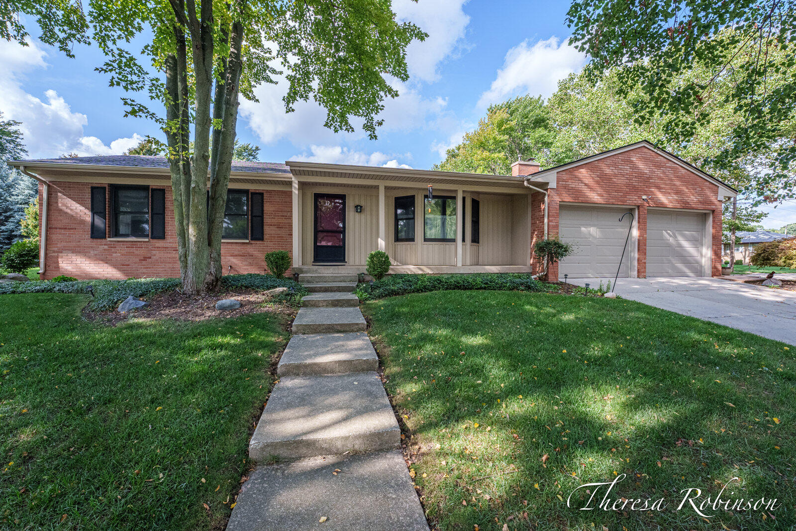 2147 Dewberry Drive NE — photo