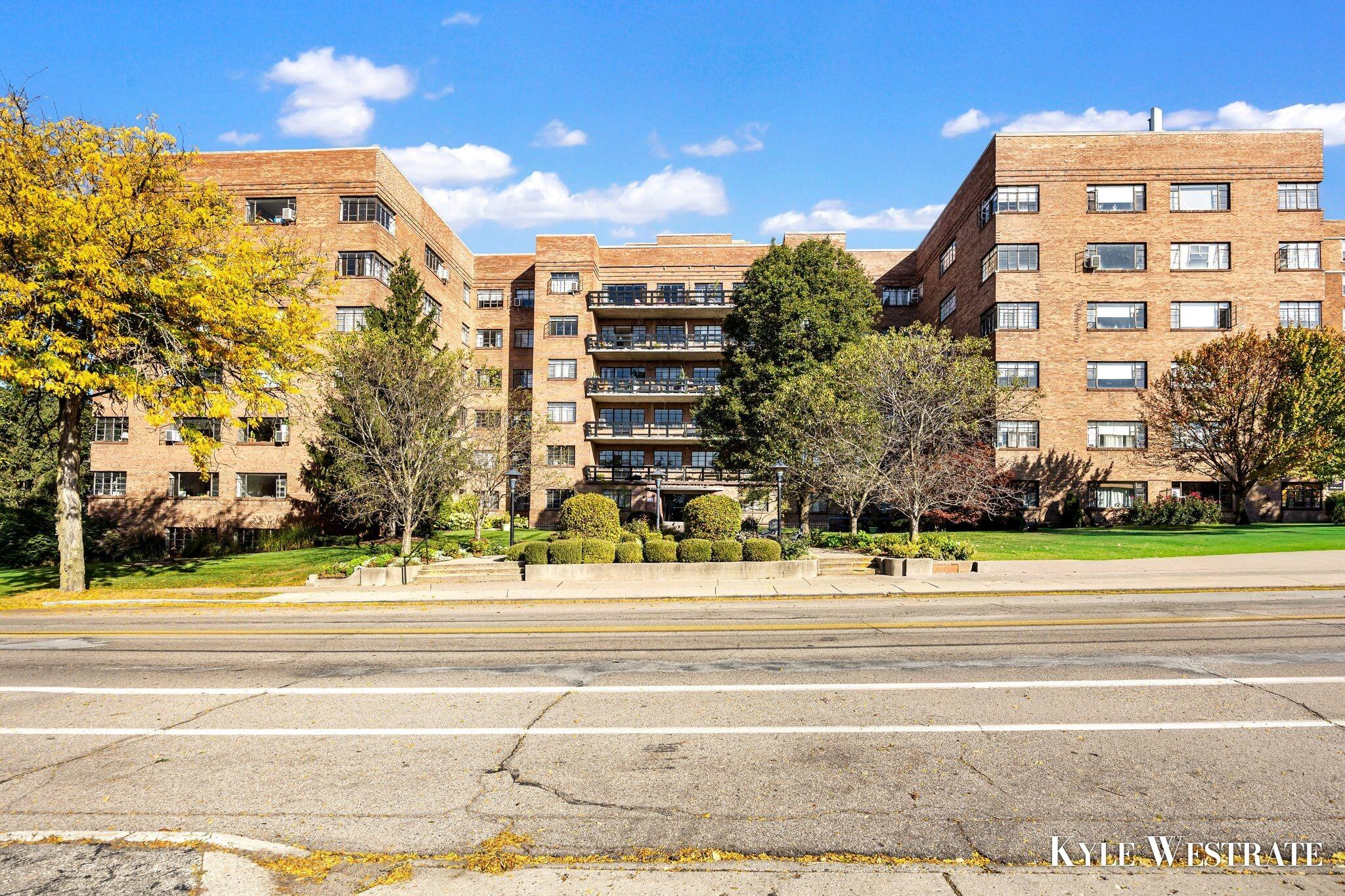 505 Cherry Street SE Unit 208 — photo