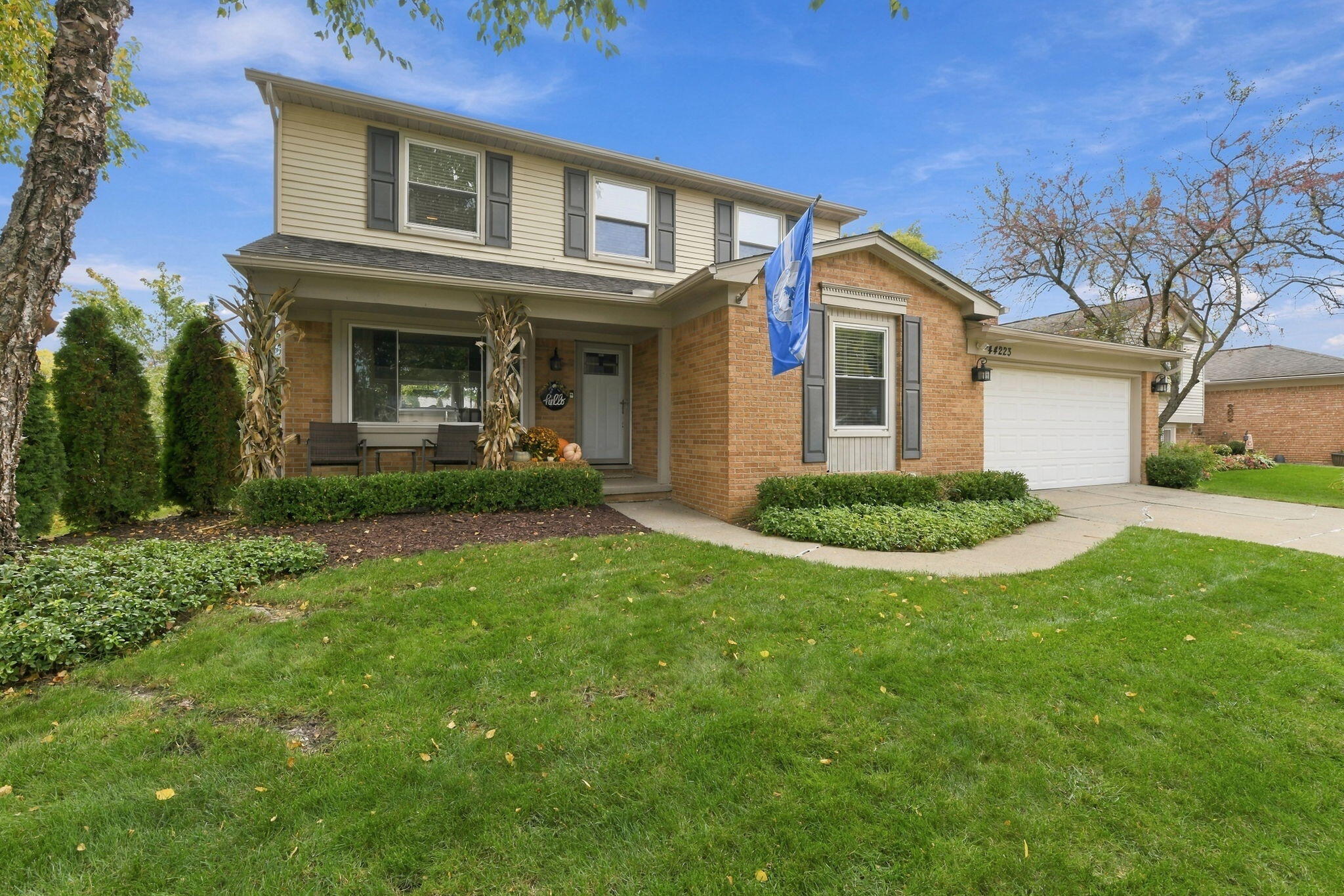 44223 Richmond Court — photo