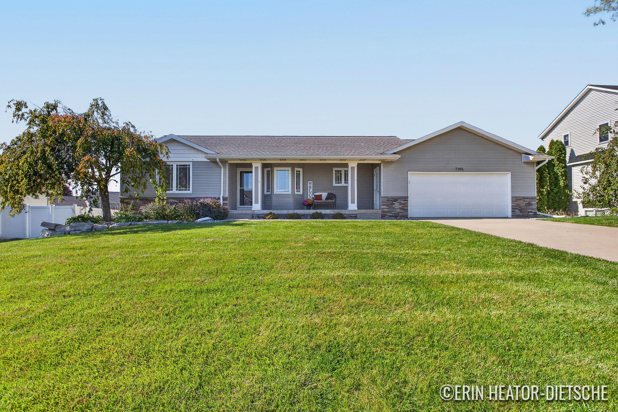 7395 Alycia Drive — photo