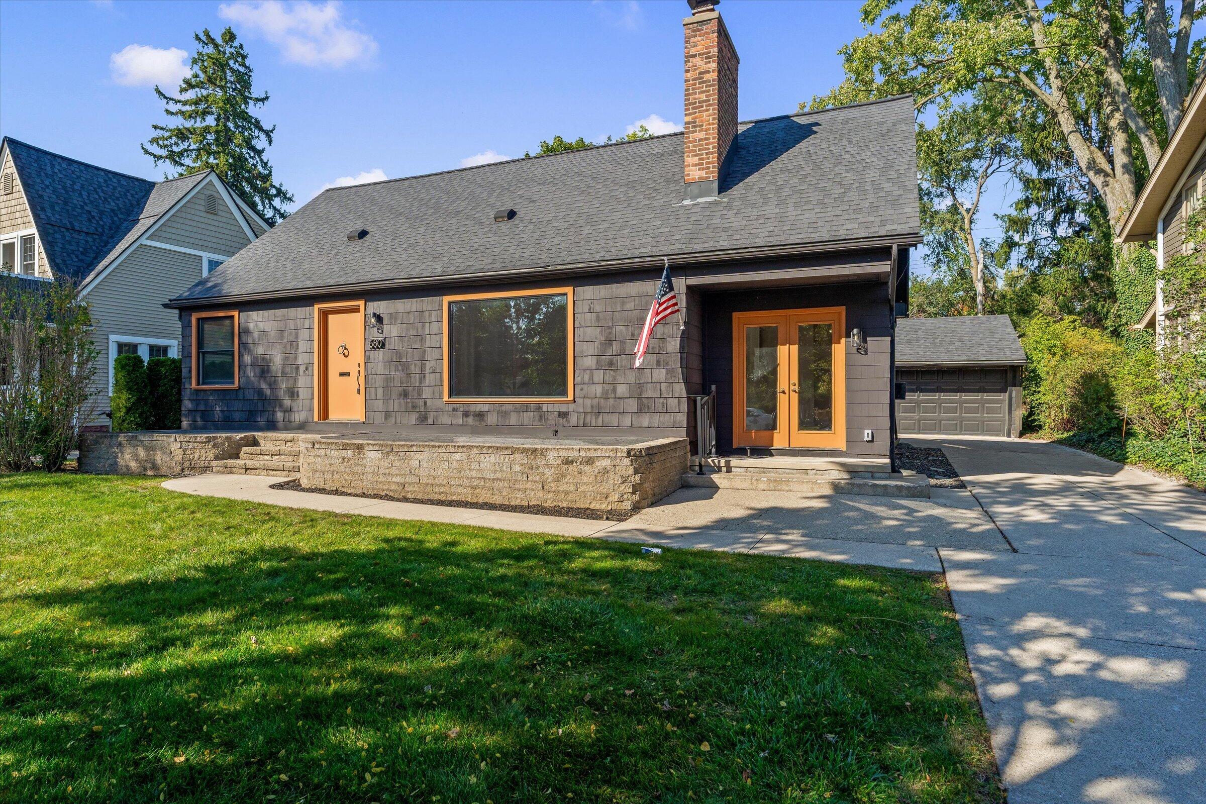 680 W Lincoln Street — photo