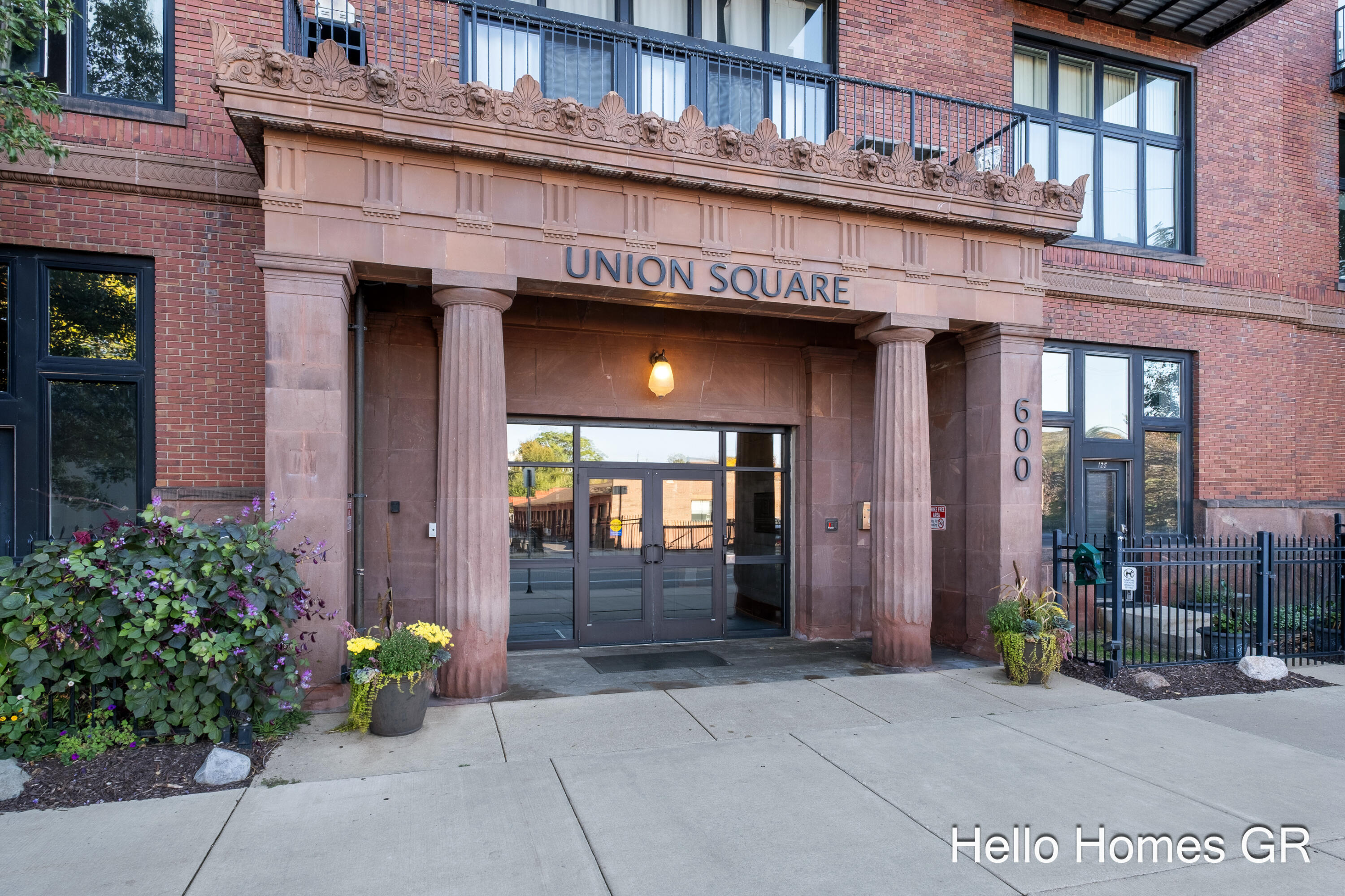 600 Broadway Avenue NW Unit 228 — photo