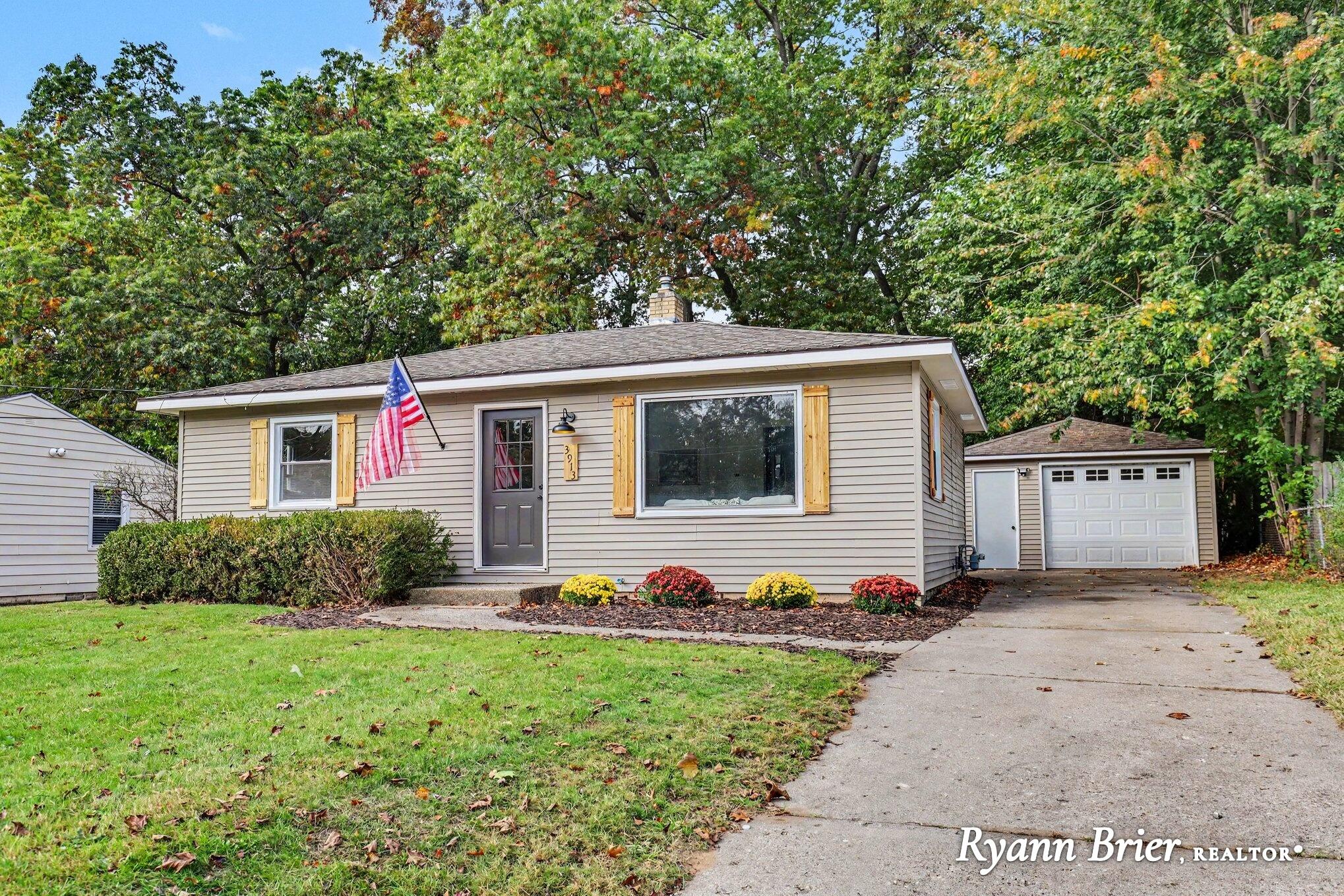 3913 Boone Avenue SW — photo