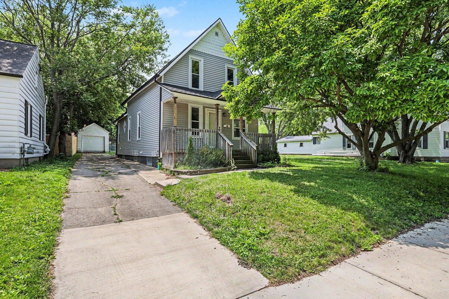 840 Spencer Street NE — photo