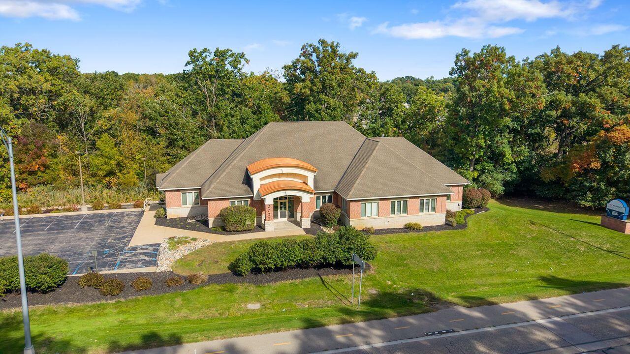 2700 Stadium Drive — photo