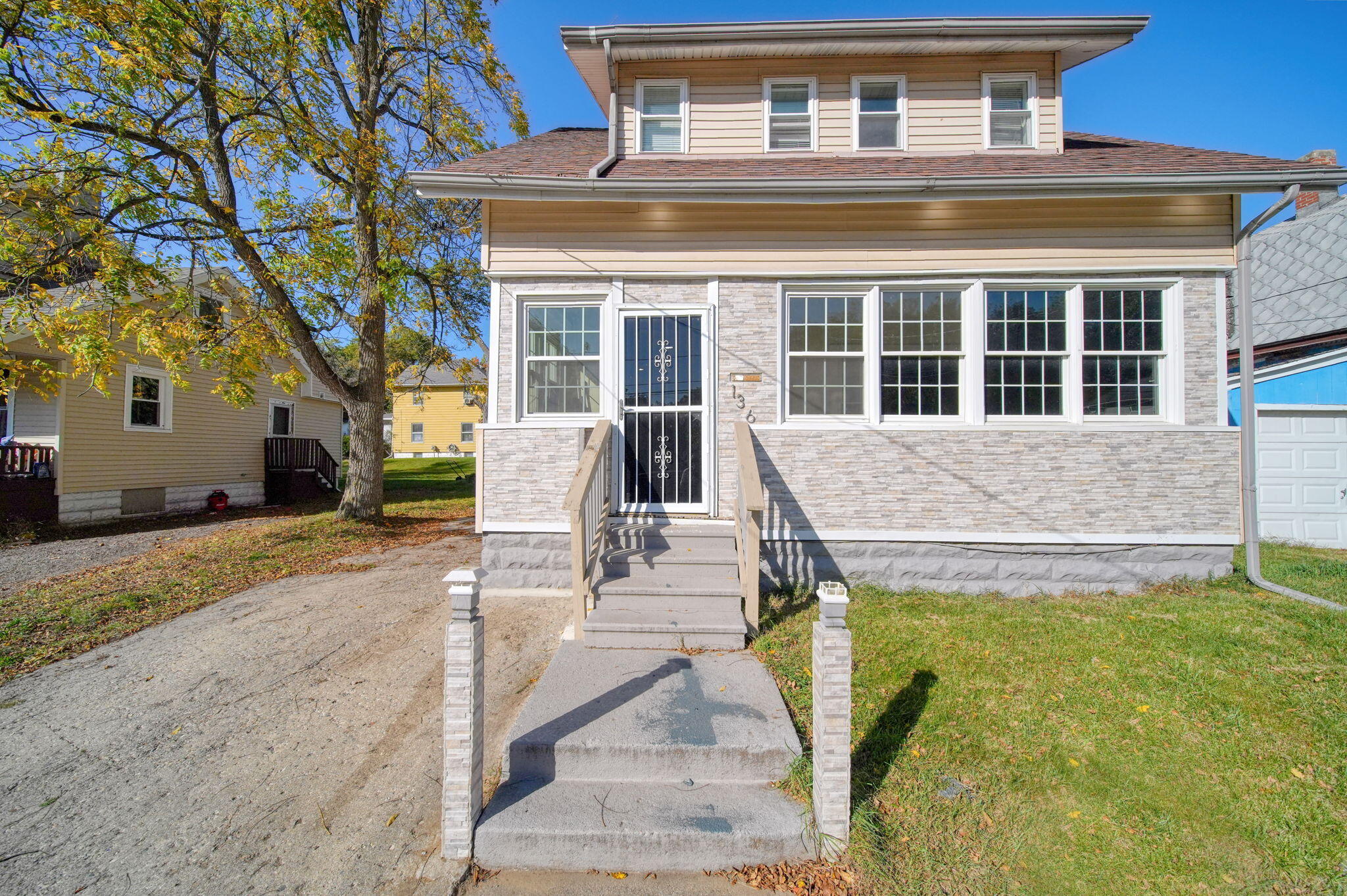 136 W High Street — photo