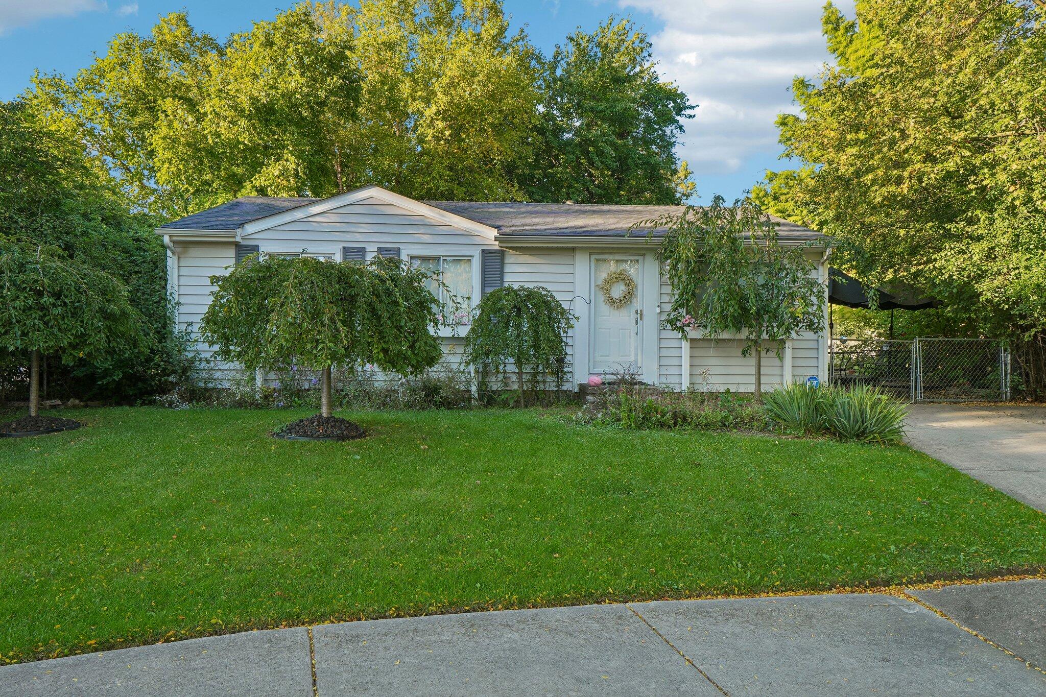 7 Burlingame Court — photo