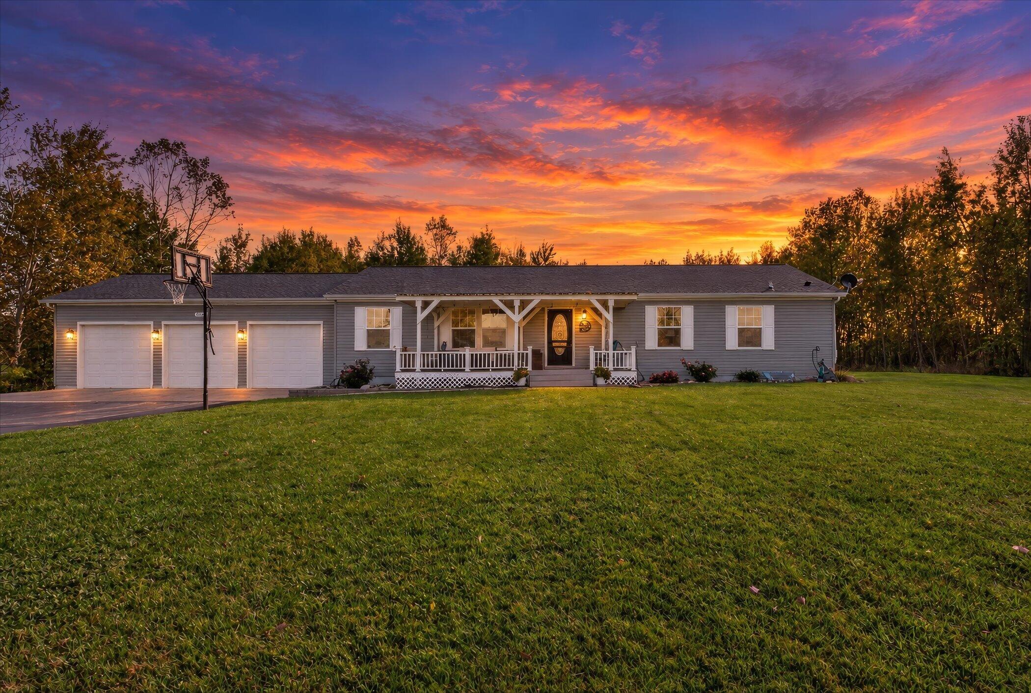 3037 Bradley Road — photo