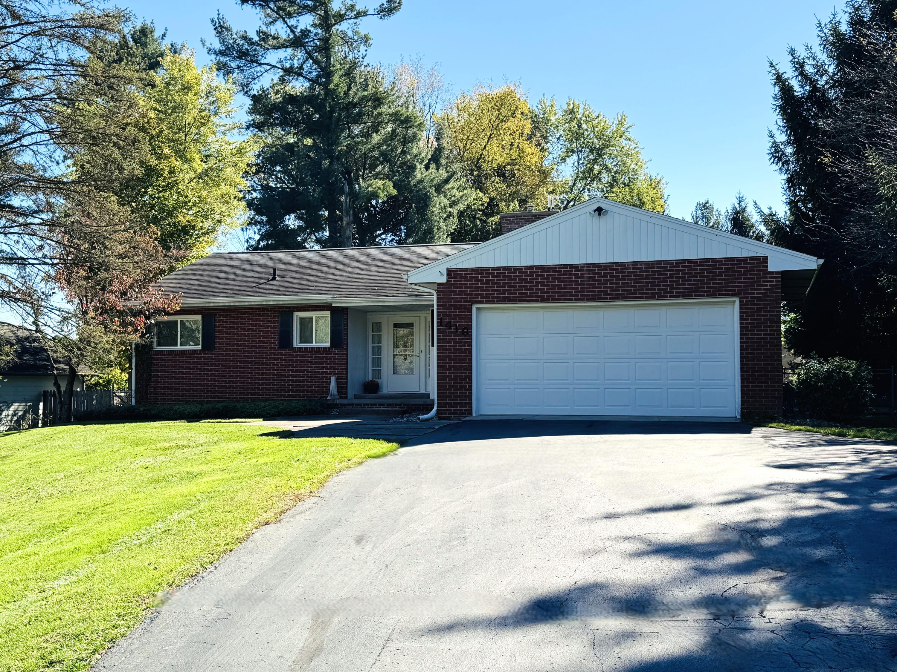 1416 Park Lane — photo