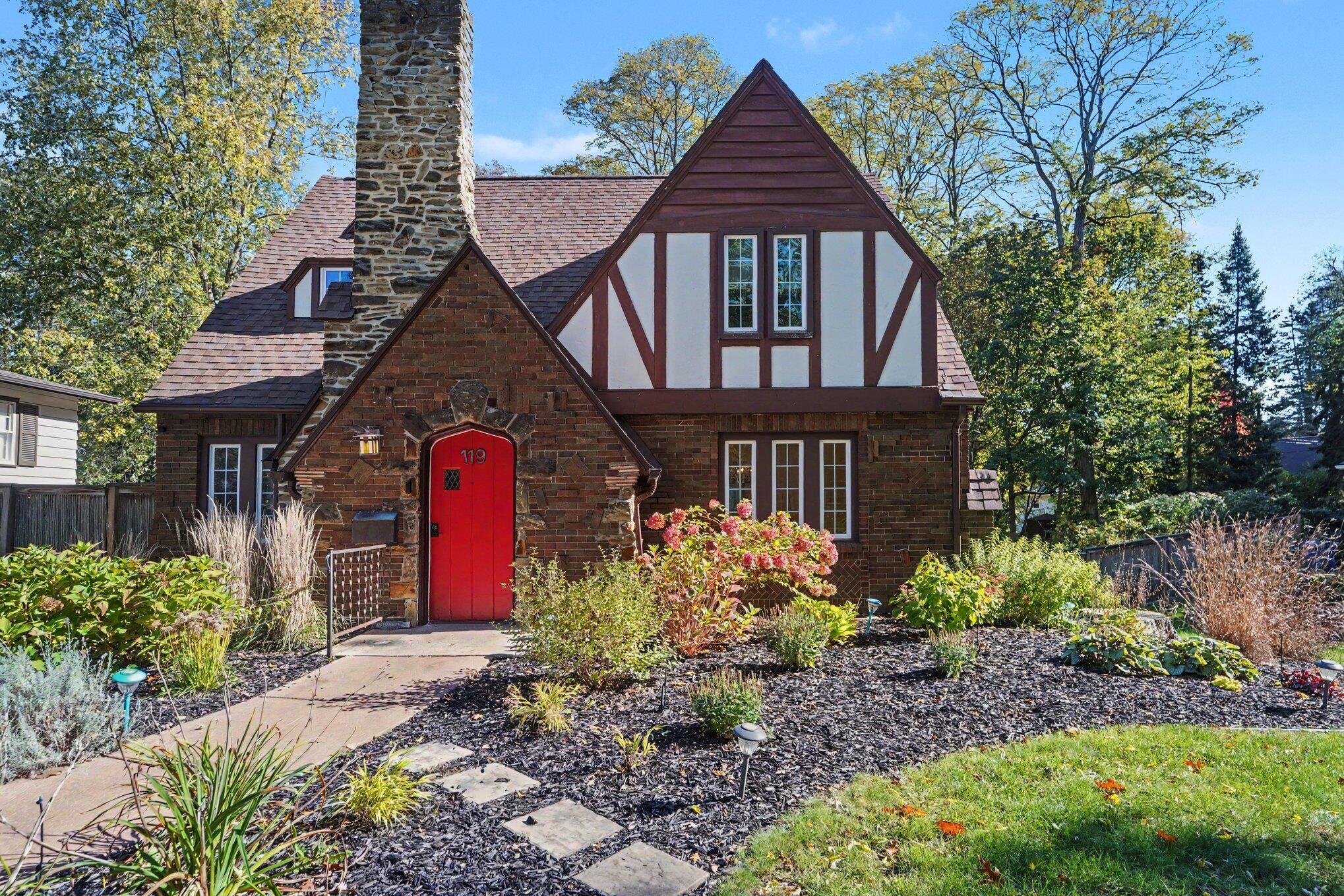119 S Ridgeway Drive — photo