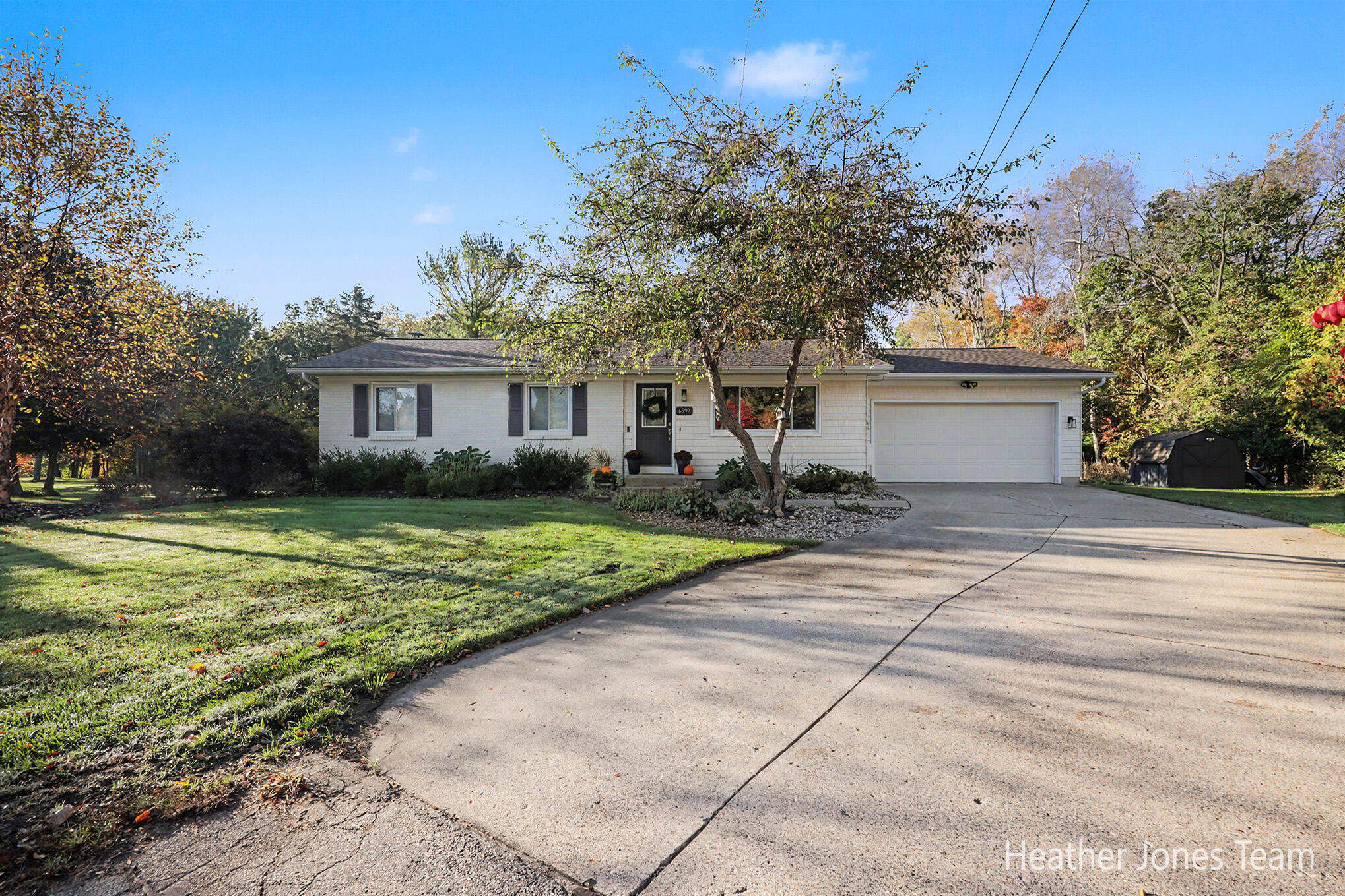 6899 Childsdale Avenue NE — photo