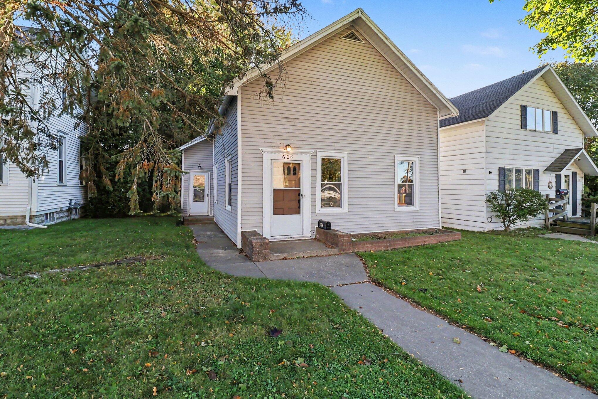 605 Maple Street — photo